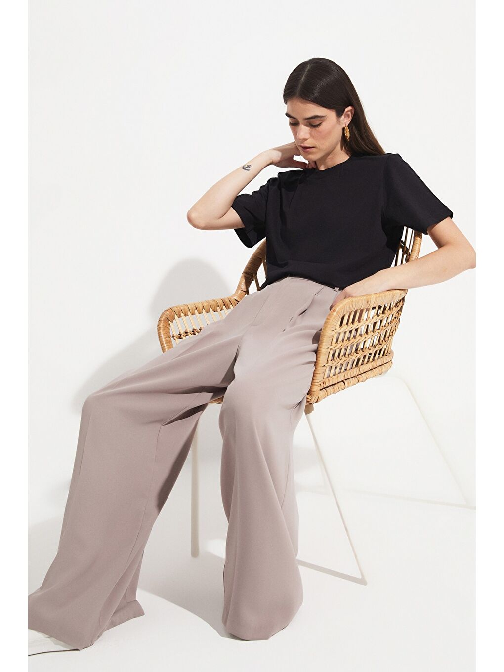 Siyah Ribana Detaylı %100 Pamuk T-Shirt-2