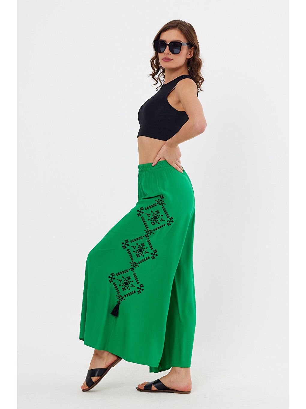 Yeşil Kadın Nakışlı Pantolon-1