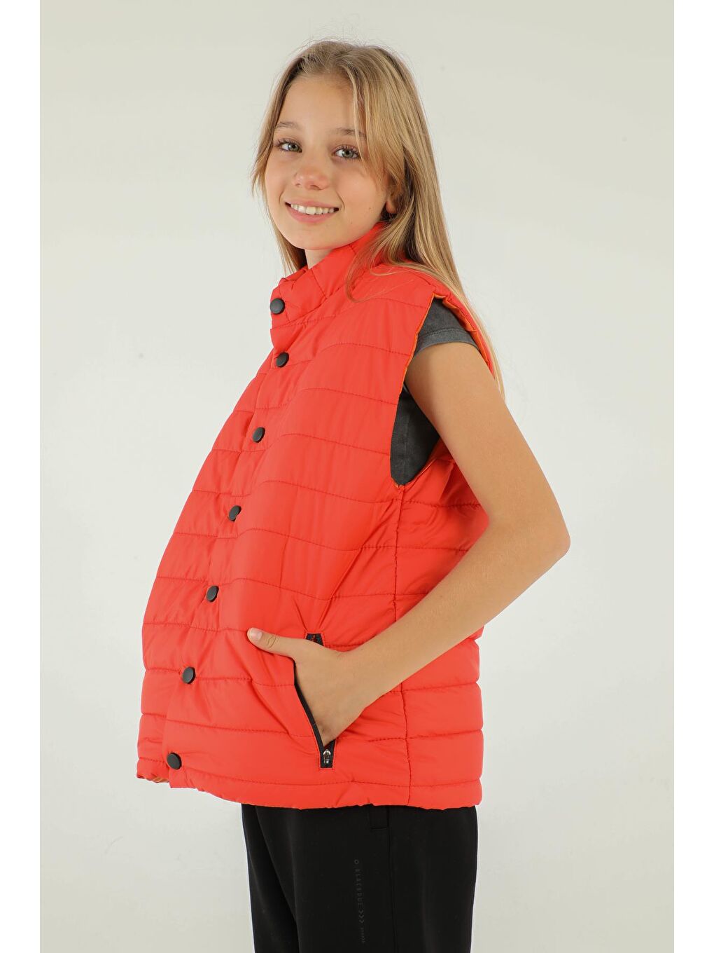 Turuncu Dik Yaka Fermuar Çift Cep Detaylı Kız Yelek-1