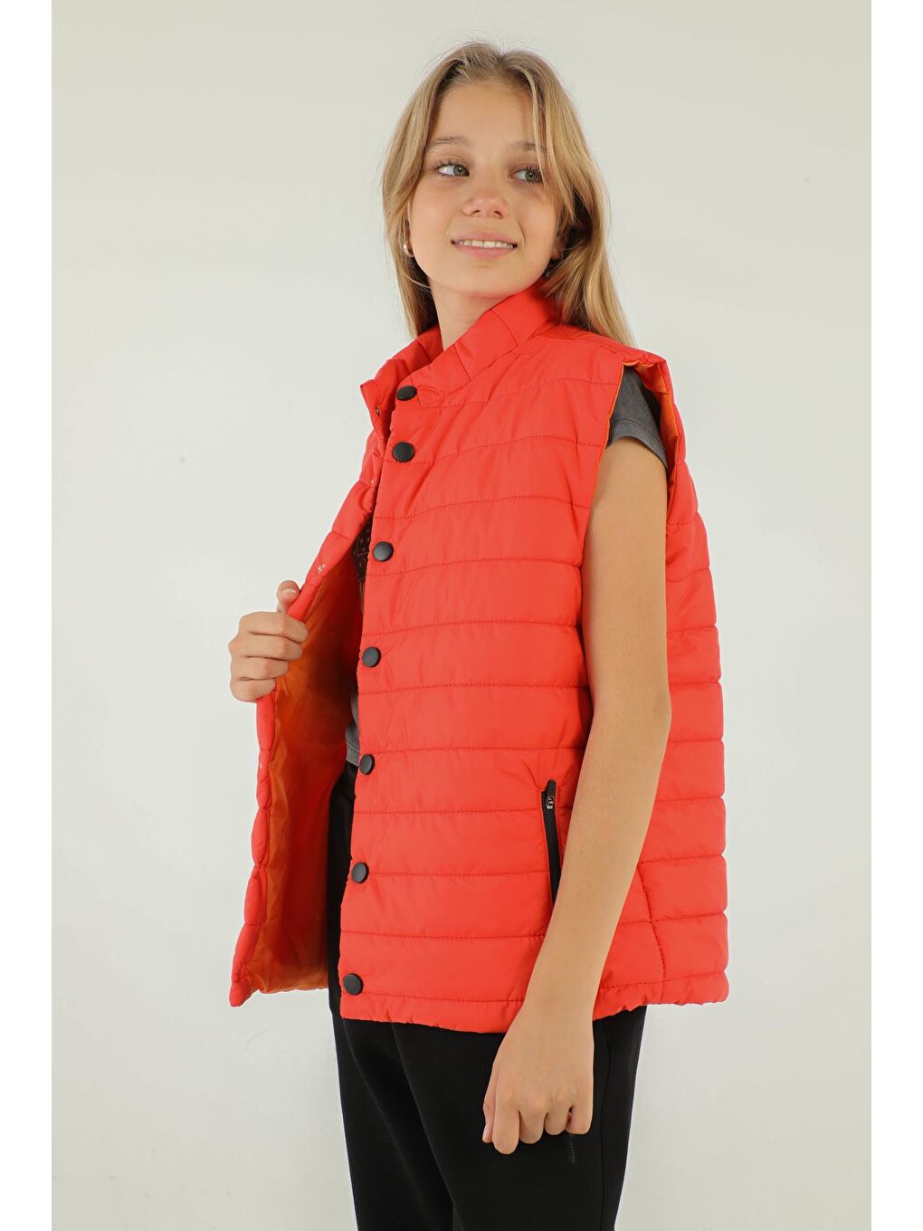 Turuncu Dik Yaka Fermuar Çift Cep Detaylı Kız Yelek-3