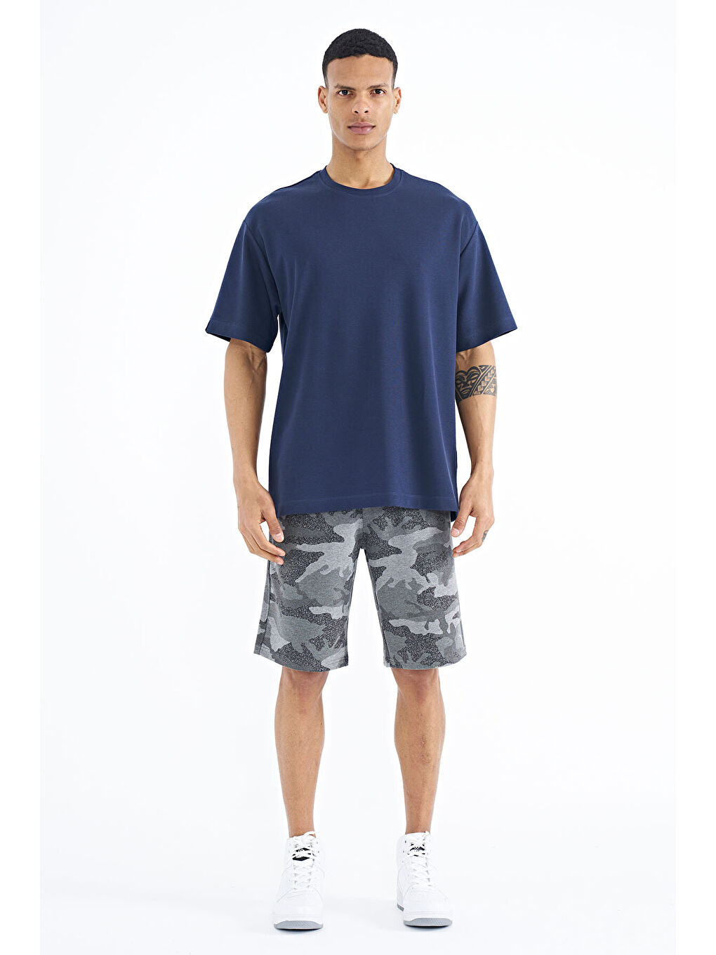 İndigo Kol Arma Detaylı Basic Oversize Erkek Tişört - 88193-1