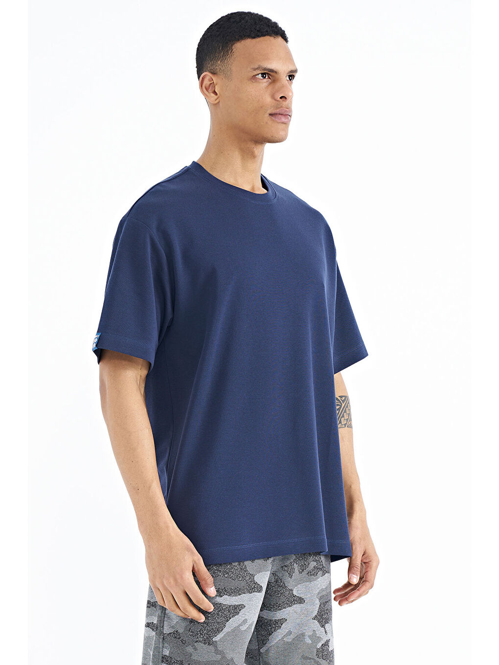 İndigo Kol Arma Detaylı Basic Oversize Erkek Tişört - 88193-3