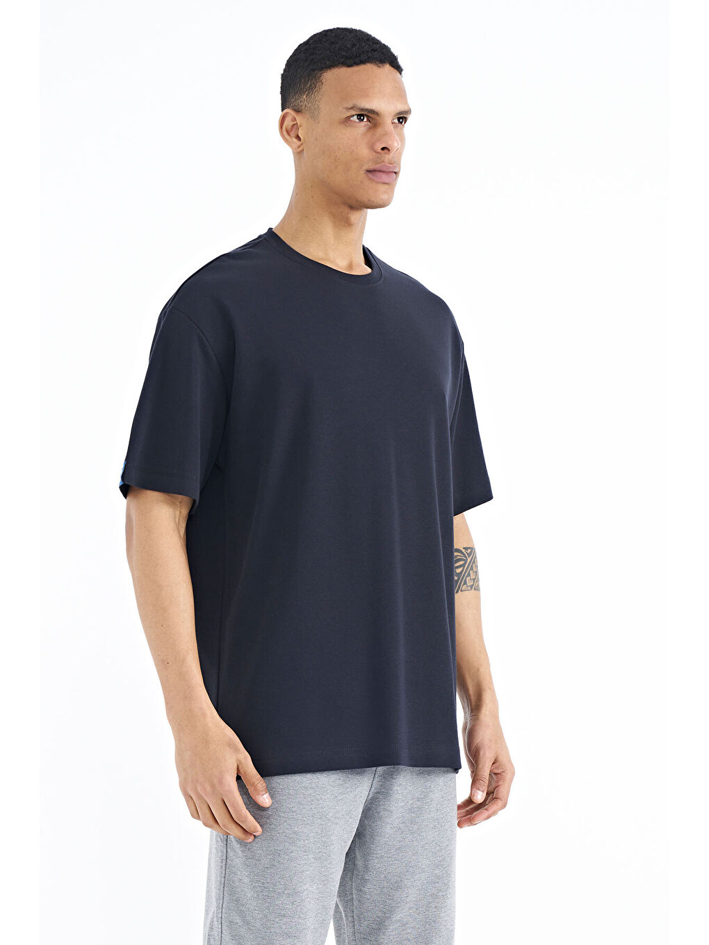 Lacivert Kol Arma Detaylı Basic Oversize Erkek Tişört - 88193-3