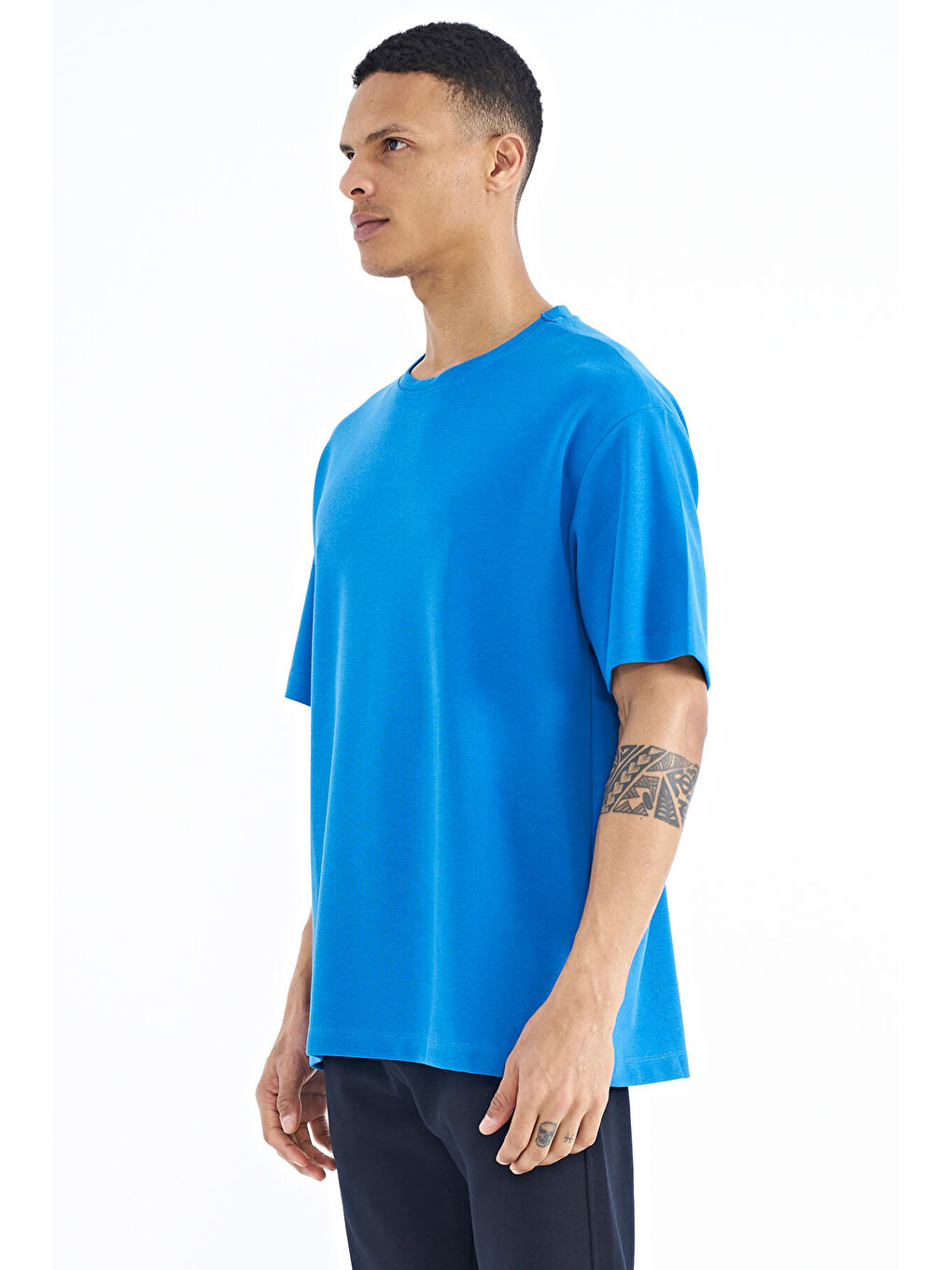 Mavi Saks Kol Arma Detaylı Basic Oversize Erkek Tişört - 88193-4