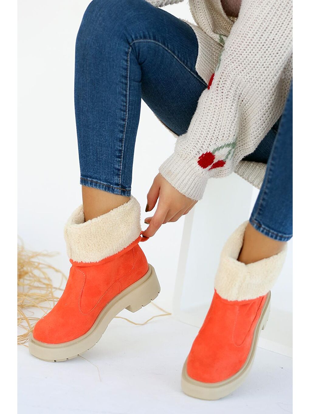 Turuncu Rahat Taban İçi Kürklü Kadın Bot 49-7070-22Süet-1