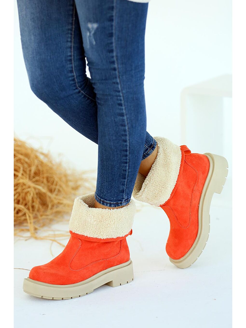 Turuncu Rahat Taban İçi Kürklü Kadın Bot 49-7070-22Süet-4