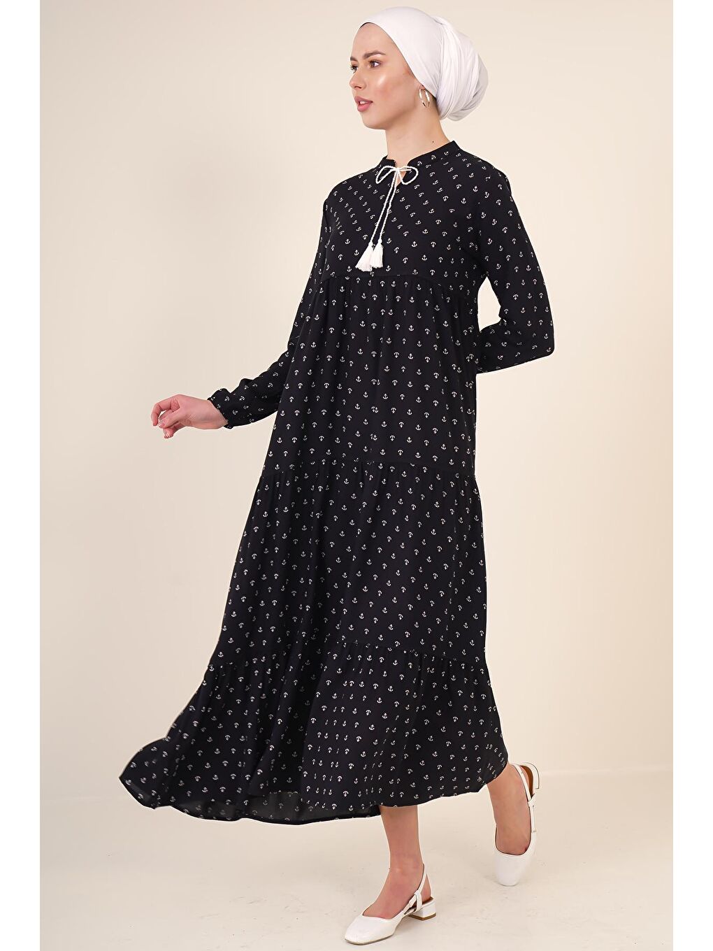 1627 Yaka Bağcıklı Tesettür Elbise - Siyah