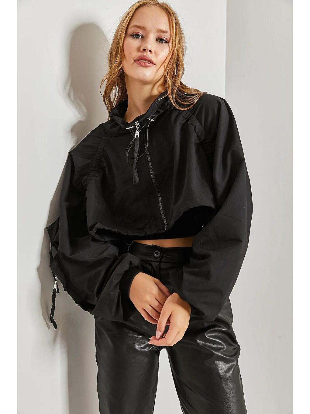 Siyah Kadın Kolları Cep Detaylı Fermuarlı Bomber Ceket-1