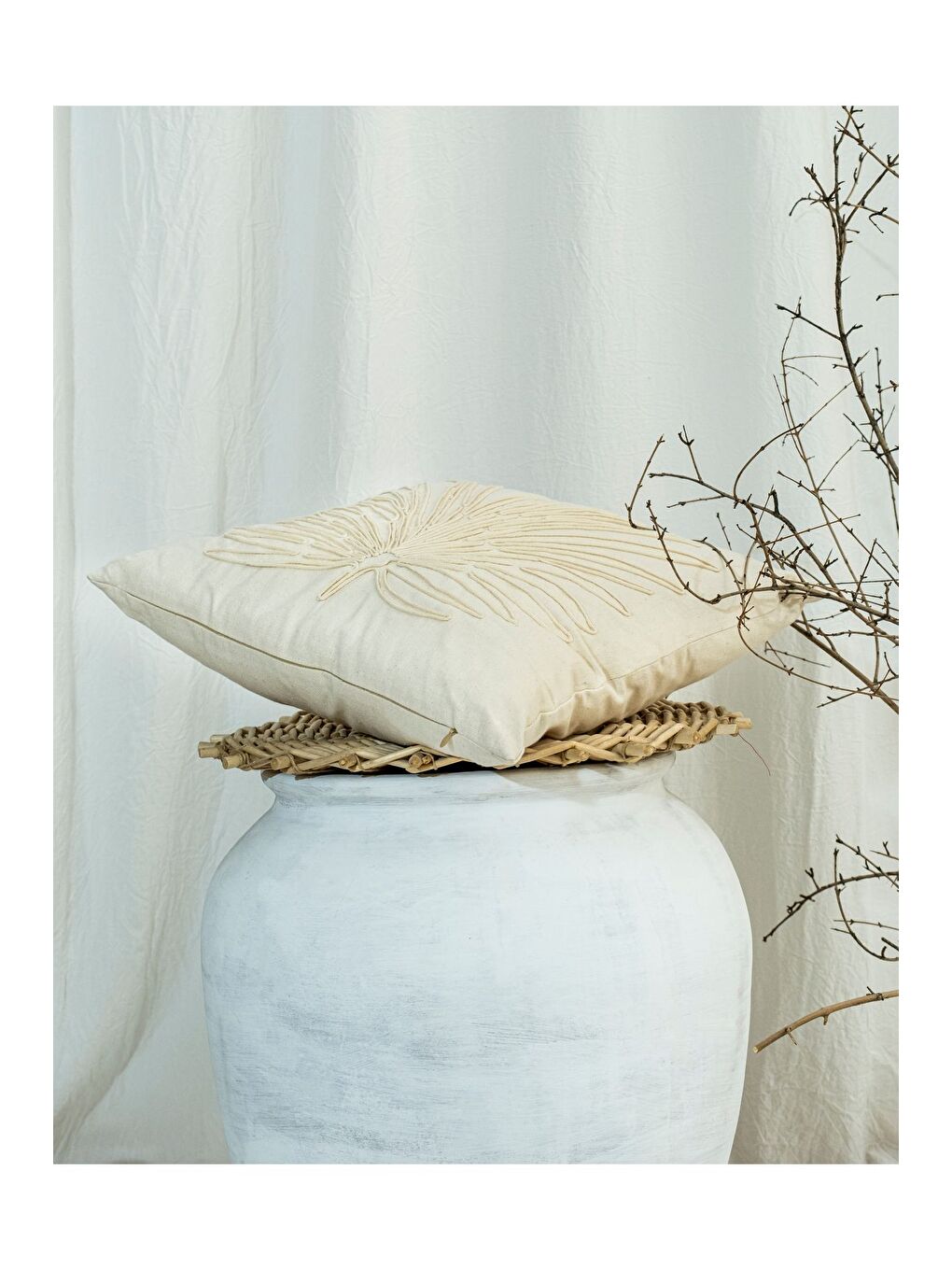 Bej Bohem Tarzı Pamuklu Nakışlı 45x45 Kırlent Kılıfı-2