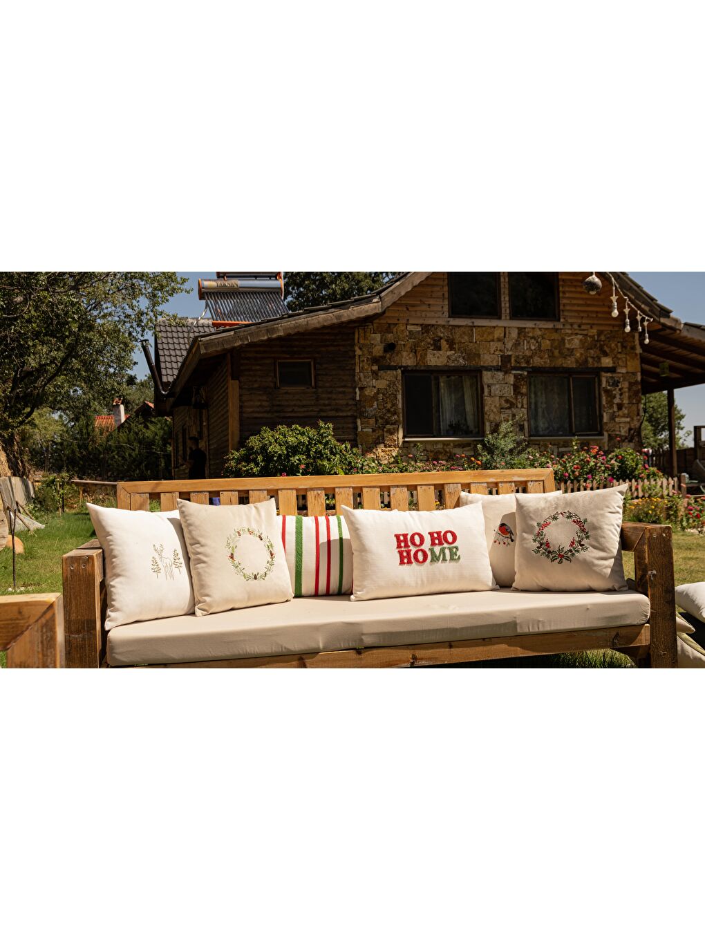 Yılbaşı Kırlent Kılıfı Bej Zemin Nakışlı Minimal Desenli Yeni Yıl 43x43-1