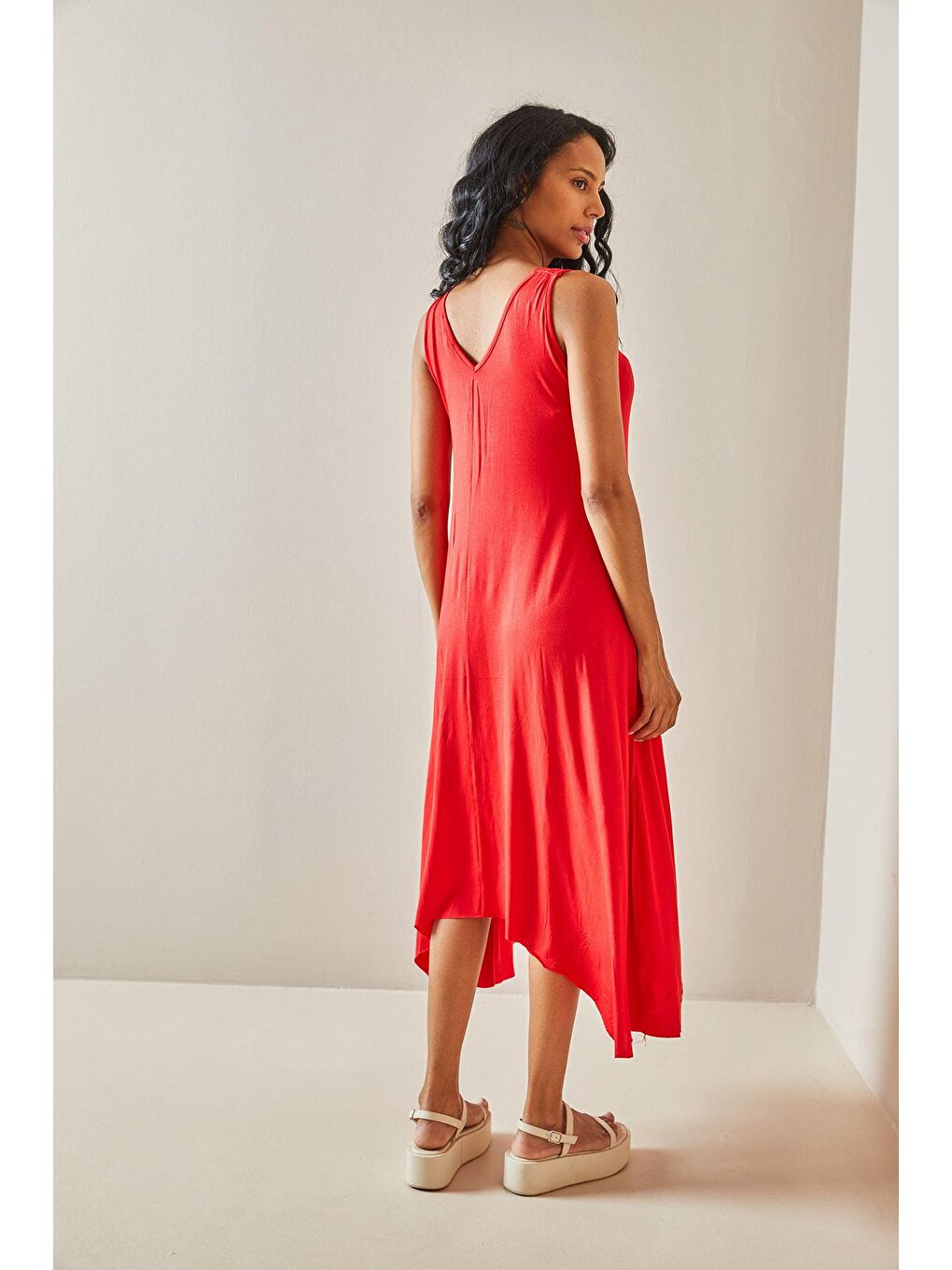 Kırmızı Halka Detaylı Asimetrik Dökümlü Elbise 3YXK6-47394-11-3