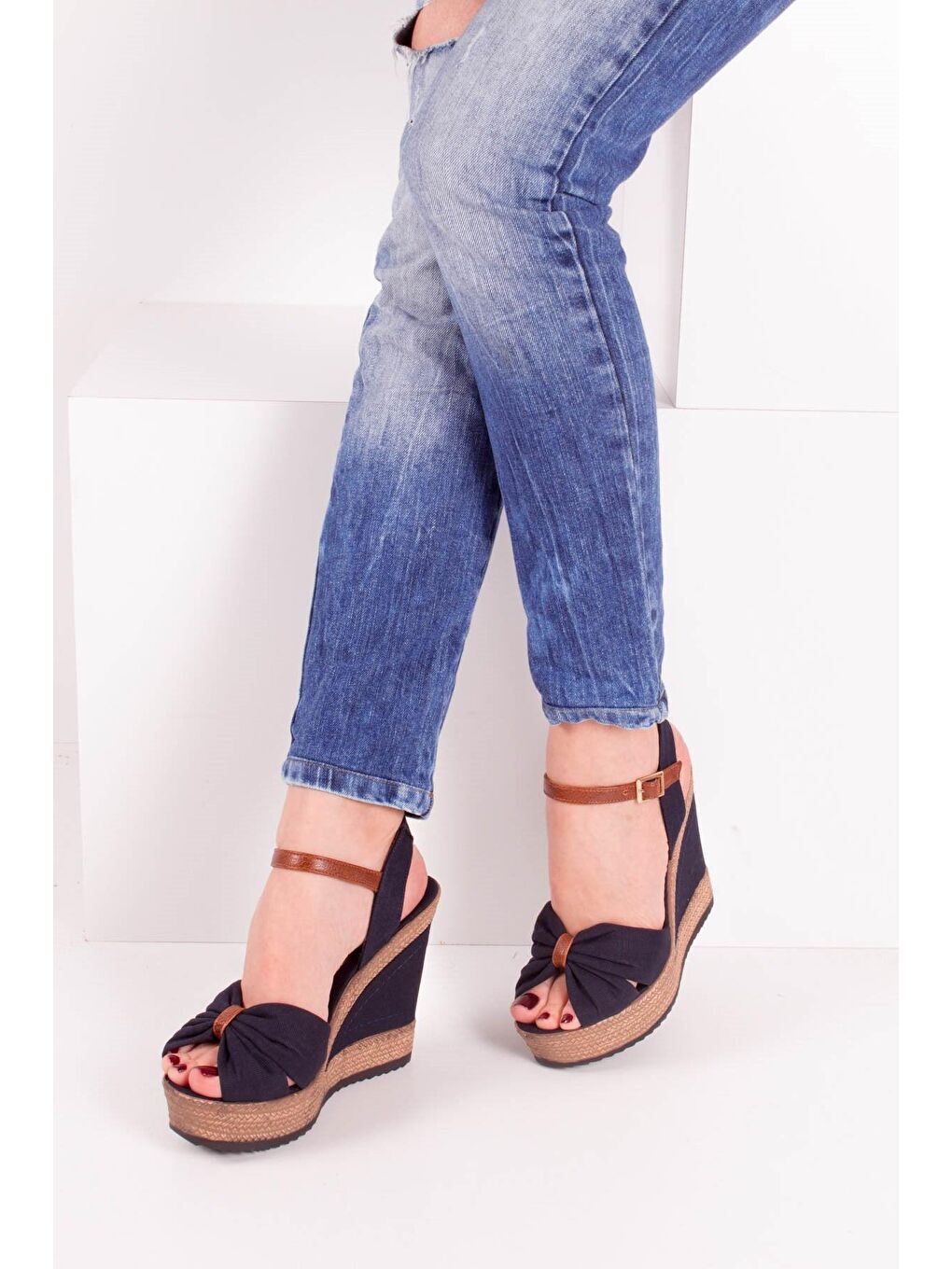 9674071005 Lacivert Dolgu Taban Kadın Ayakkabı