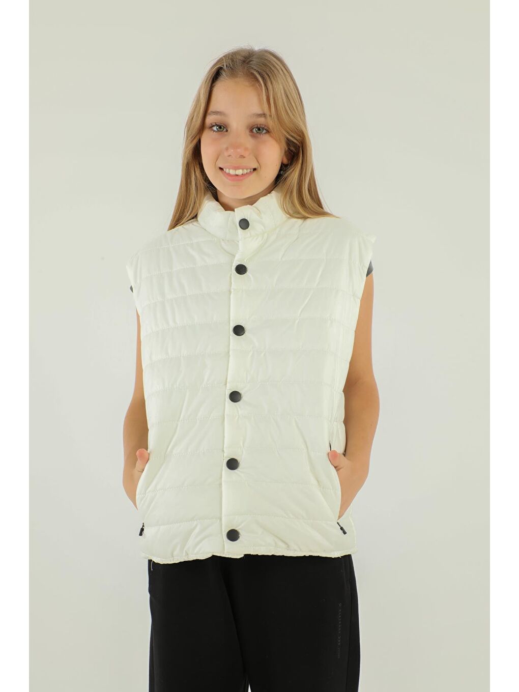 Ekru Dik Yaka Fermuar Çift Cep Detaylı Kız Yelek-2