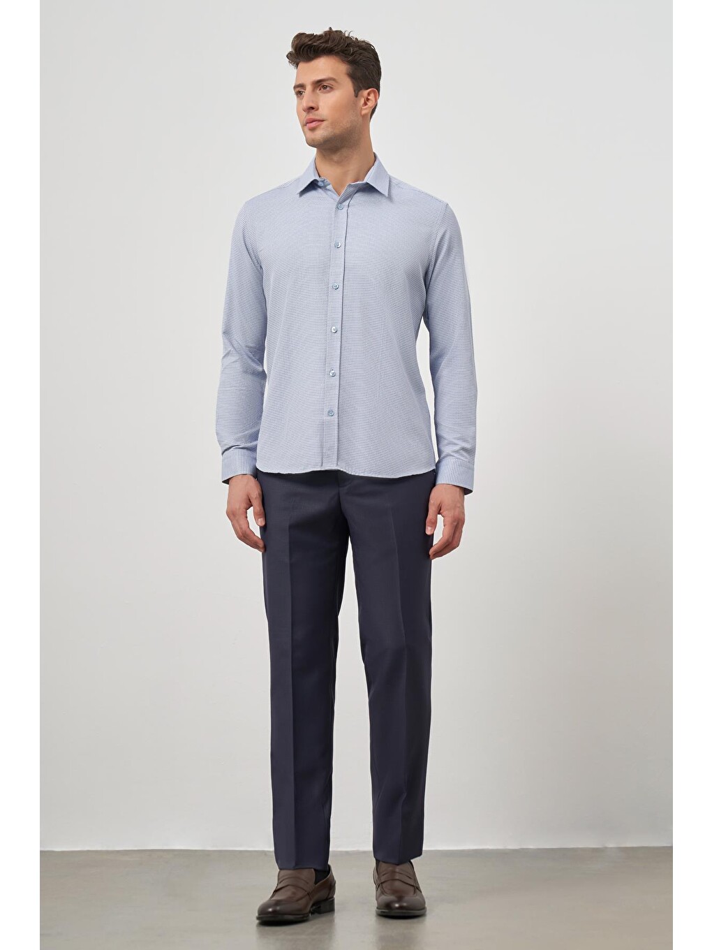 Koyu Mavi Uzun Kol Kendinden Armürlü Cepsiz Pamuklu Classic Slim Fit Gömlek 1004245161-1