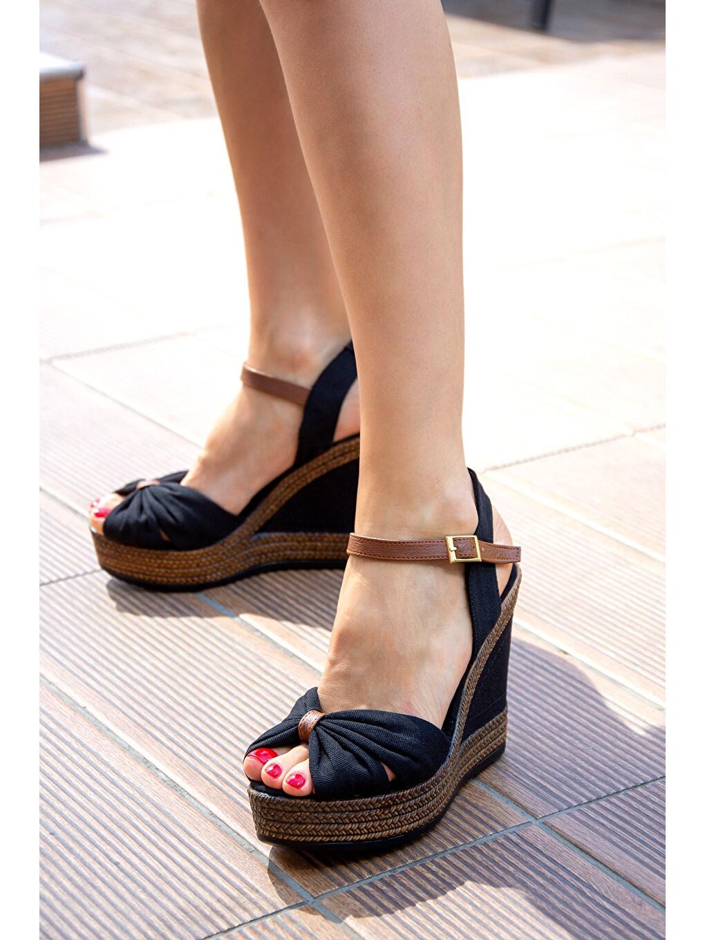 9674071005 Siyah Dolgu Taban Kadın Ayakkabı-3