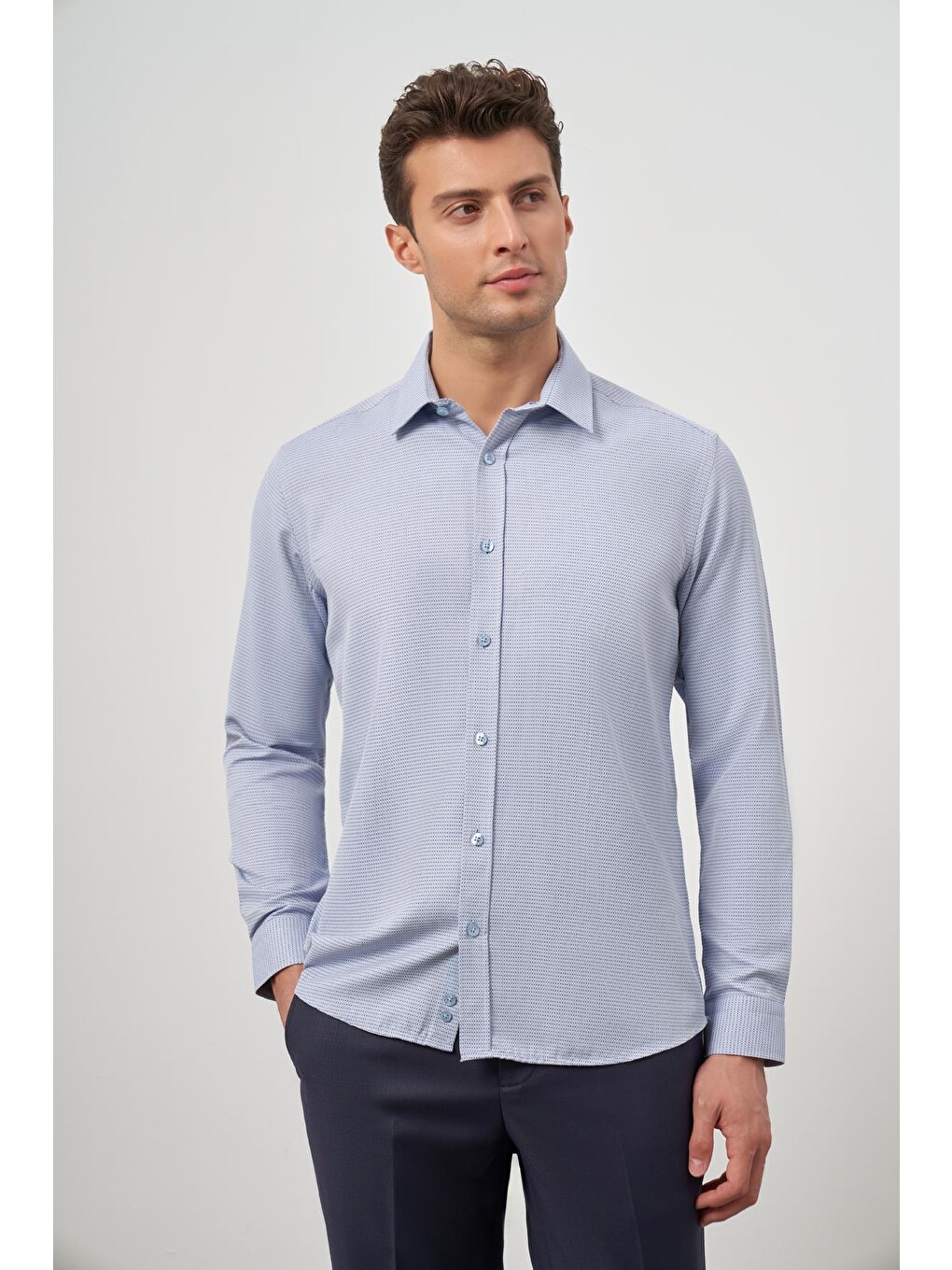 Koyu Mavi Uzun Kol Kendinden Armürlü Cepsiz Pamuklu Classic Slim Fit Gömlek 1004245161-4
