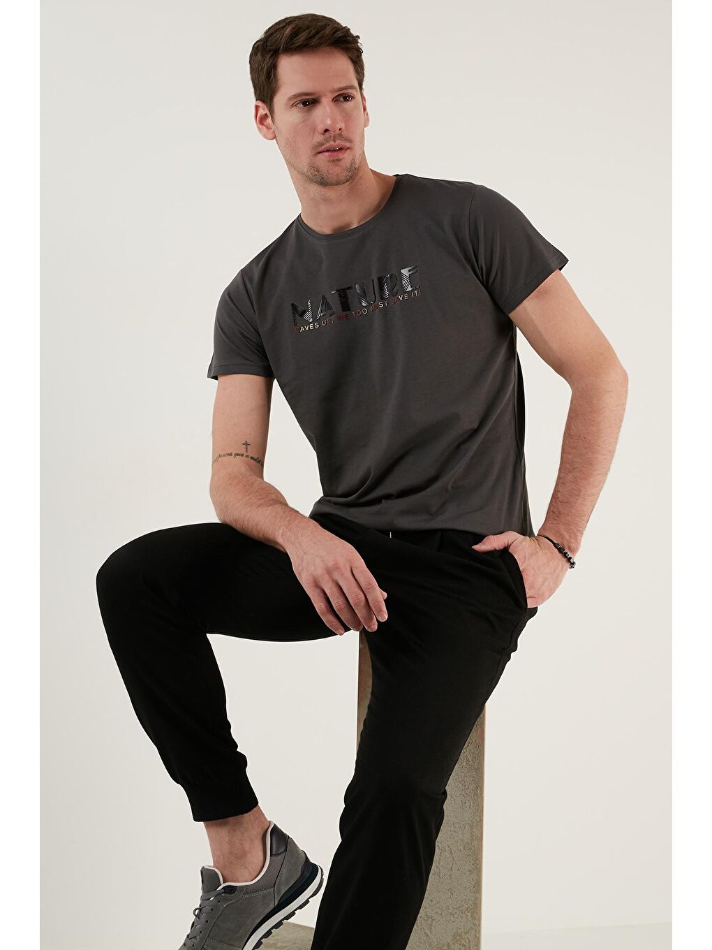 Gri Yazı Baskılı Bisiklet Yaka %100 Pamuk Slim Fit Tişört 541NATURE