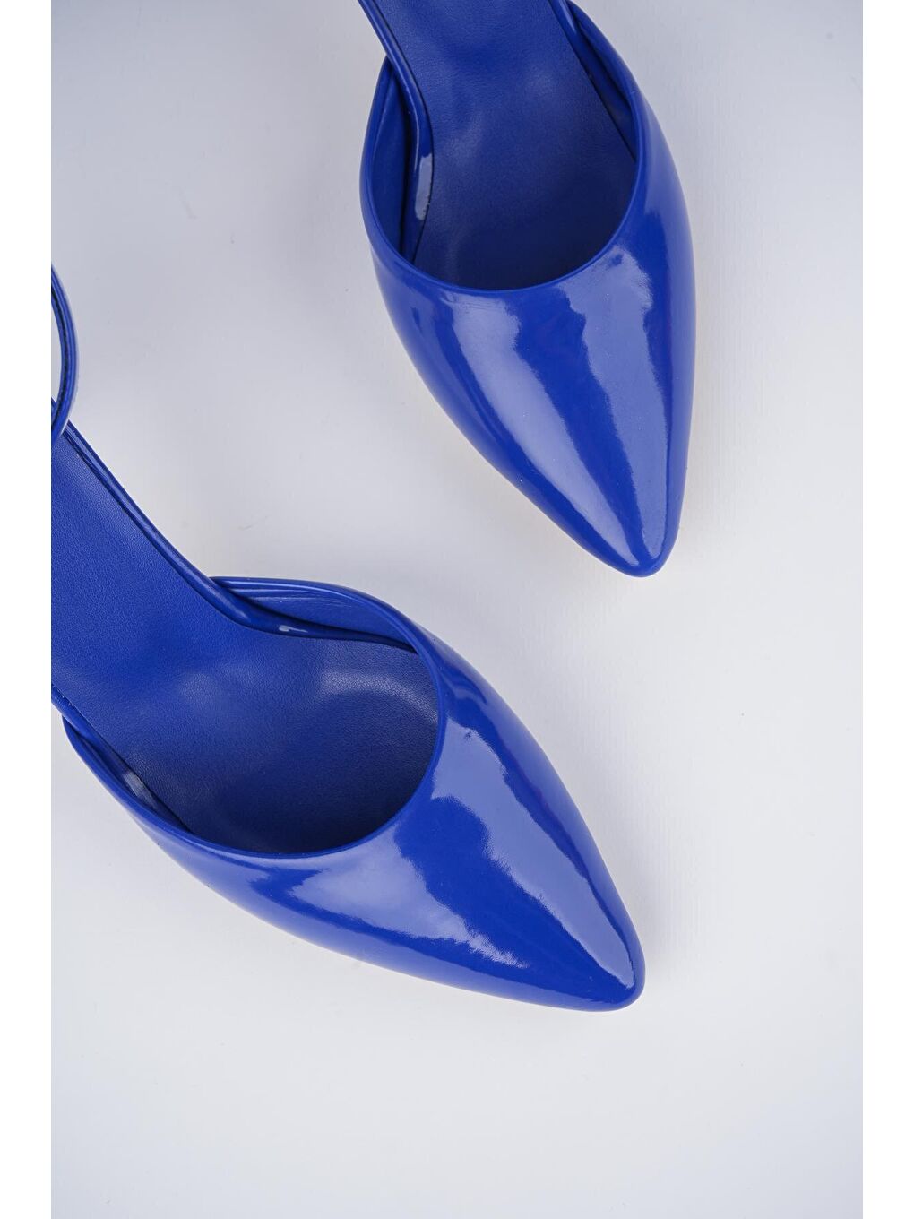 Mavi Dione  Kadın Bilekten Bağlı Sivri Ökçe Klasik Günlük Rahat ve Şık Topuklu Ayakkabı-3