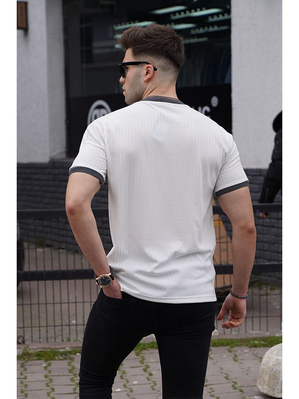 Beyaz Fermuar Yaka Erkek  Penye Tişört-1