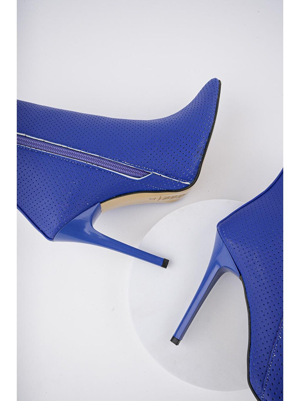 Mavi Hawaii  Kadın Delikli Sivri Burun Şık Tarz ve Rahat İnce Topuklu Yazlık Bot-2