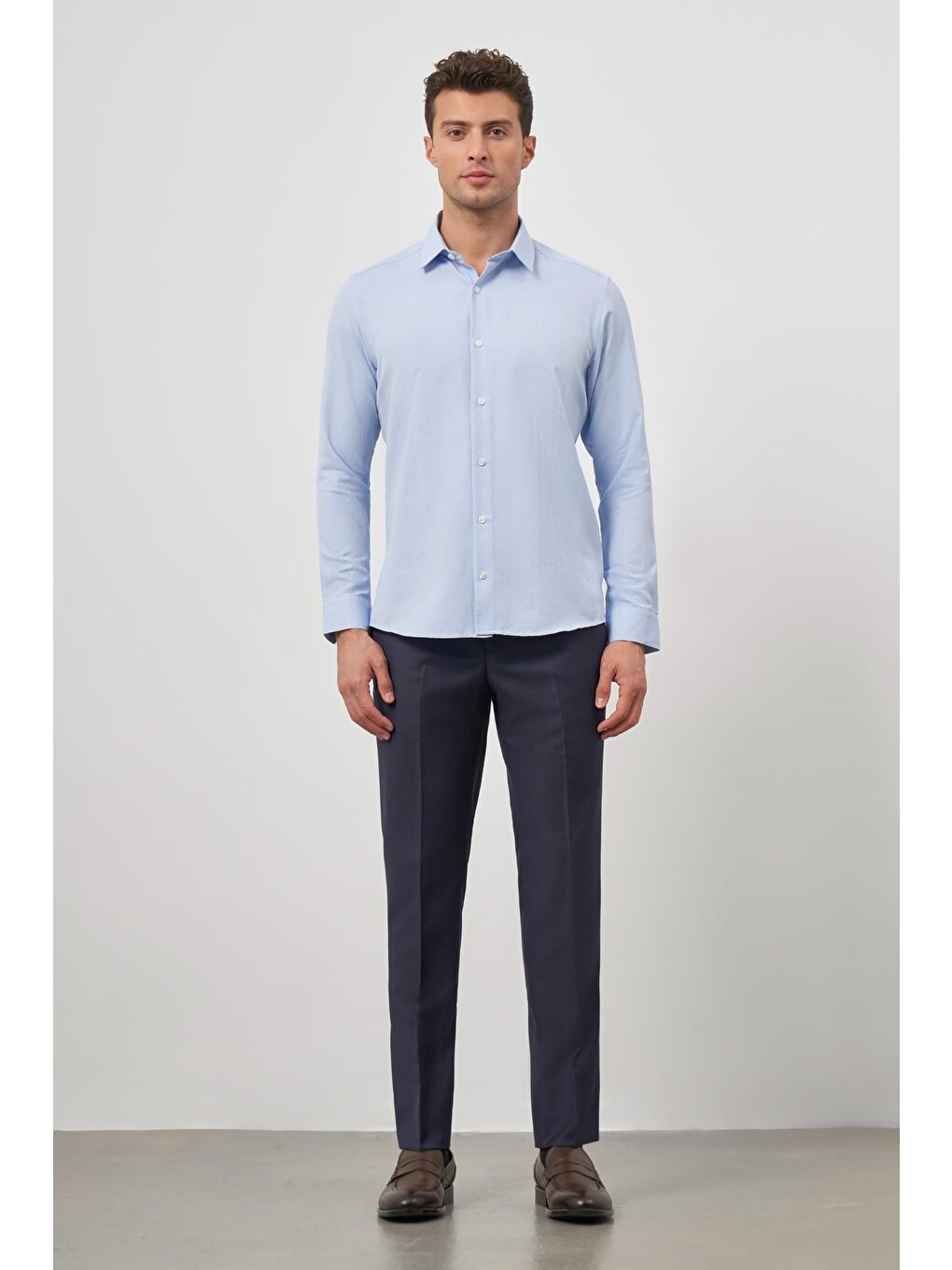 Mavi Uzun Kol Kendinden Desenli Armürlü 032 Sert Yaka Classic Slim Fit Gömlek 1004245151-1