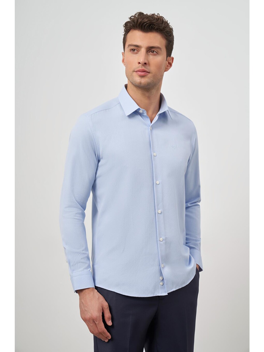 Mavi Uzun Kol Kendinden Desenli Armürlü 032 Sert Yaka Classic Slim Fit Gömlek 1004245151-2