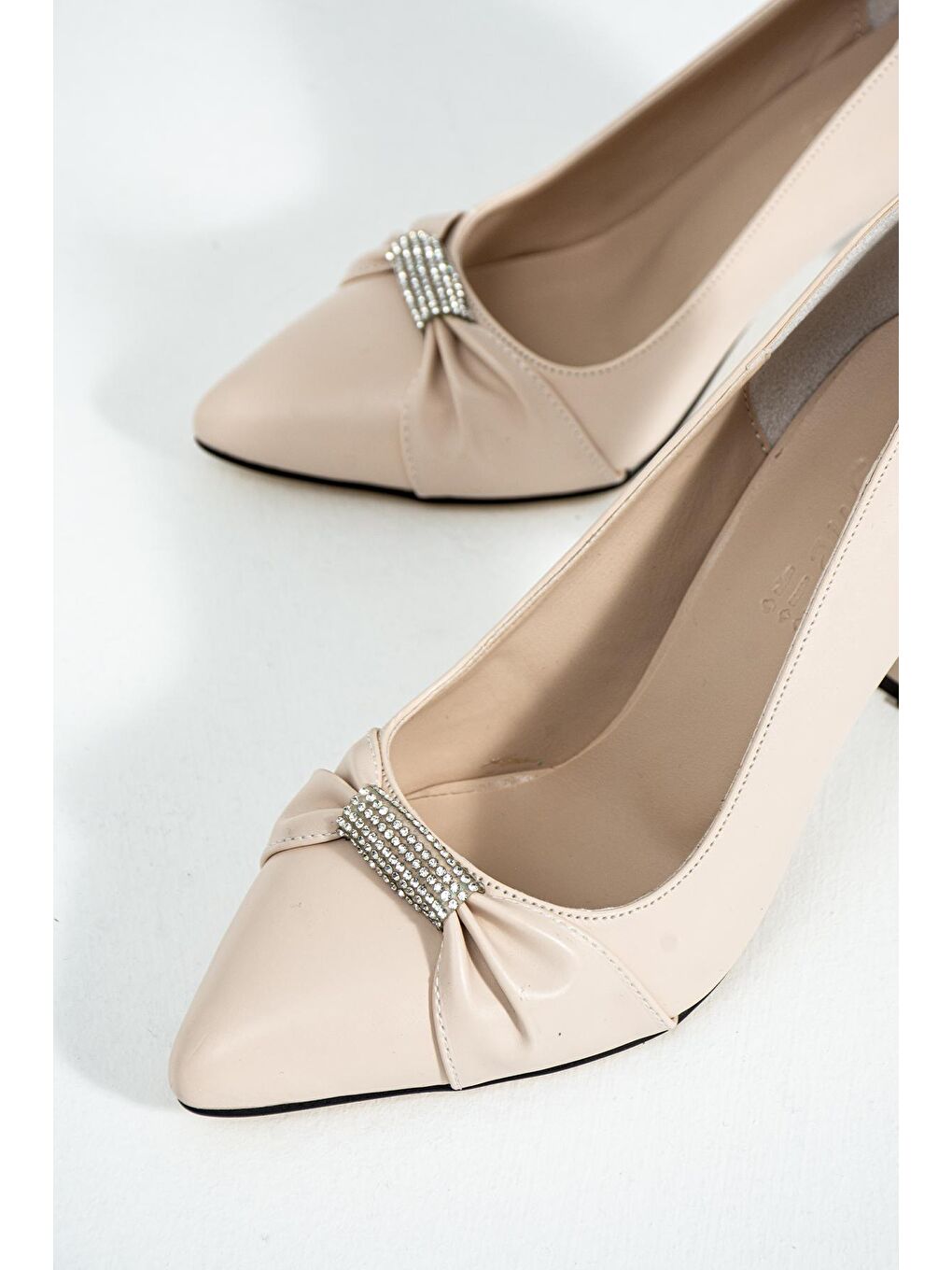 Ekru Taşlı Kadeh Topuk Kadın Ayakkabı 018-53-23-2