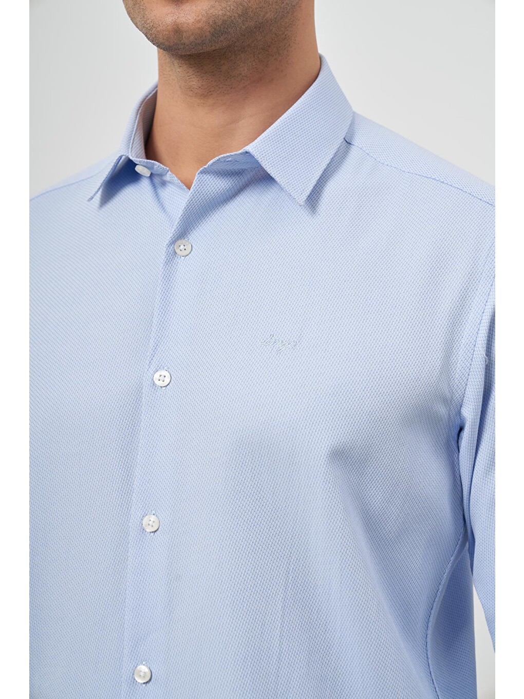 Mavi Uzun Kol Kendinden Desenli Armürlü 032 Sert Yaka Classic Slim Fit Gömlek 1004245151-5