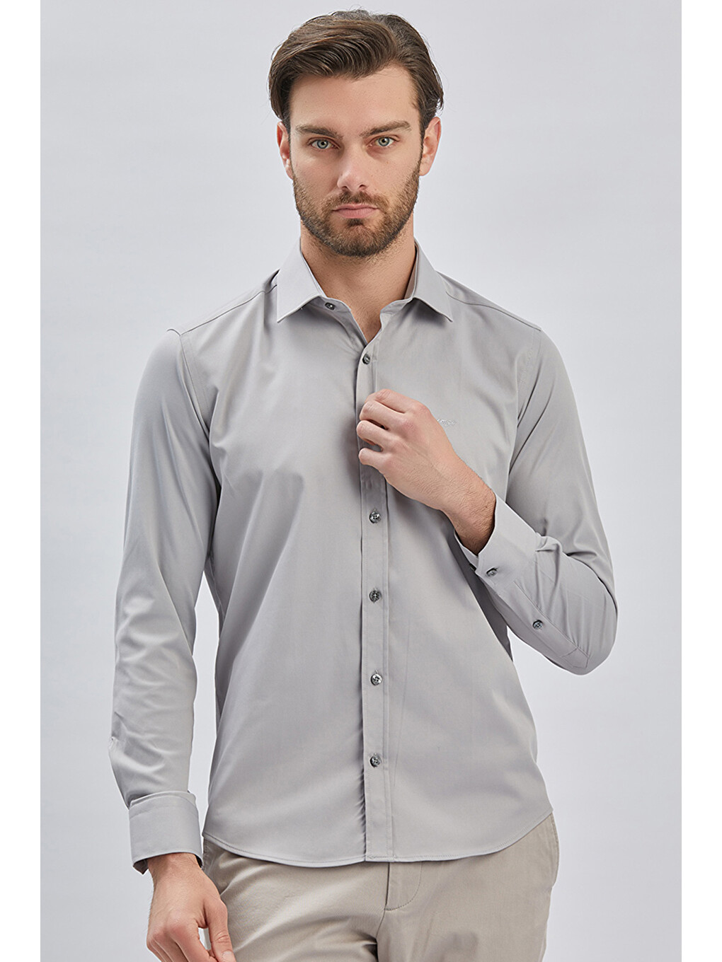 Gri Uzun Kollu Sert Yaka Cepsiz Pamuklu Elastanlı Klasik Slim Fit Dar Kesim Gömlek 1004240234-1