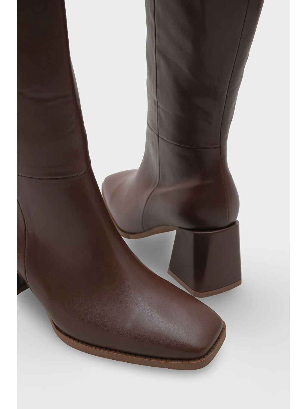 Kahverengi Merilyn Küt Burunlu Kalın Orta Topuklu Fermuarlı Uzun Kadın Çizme-4