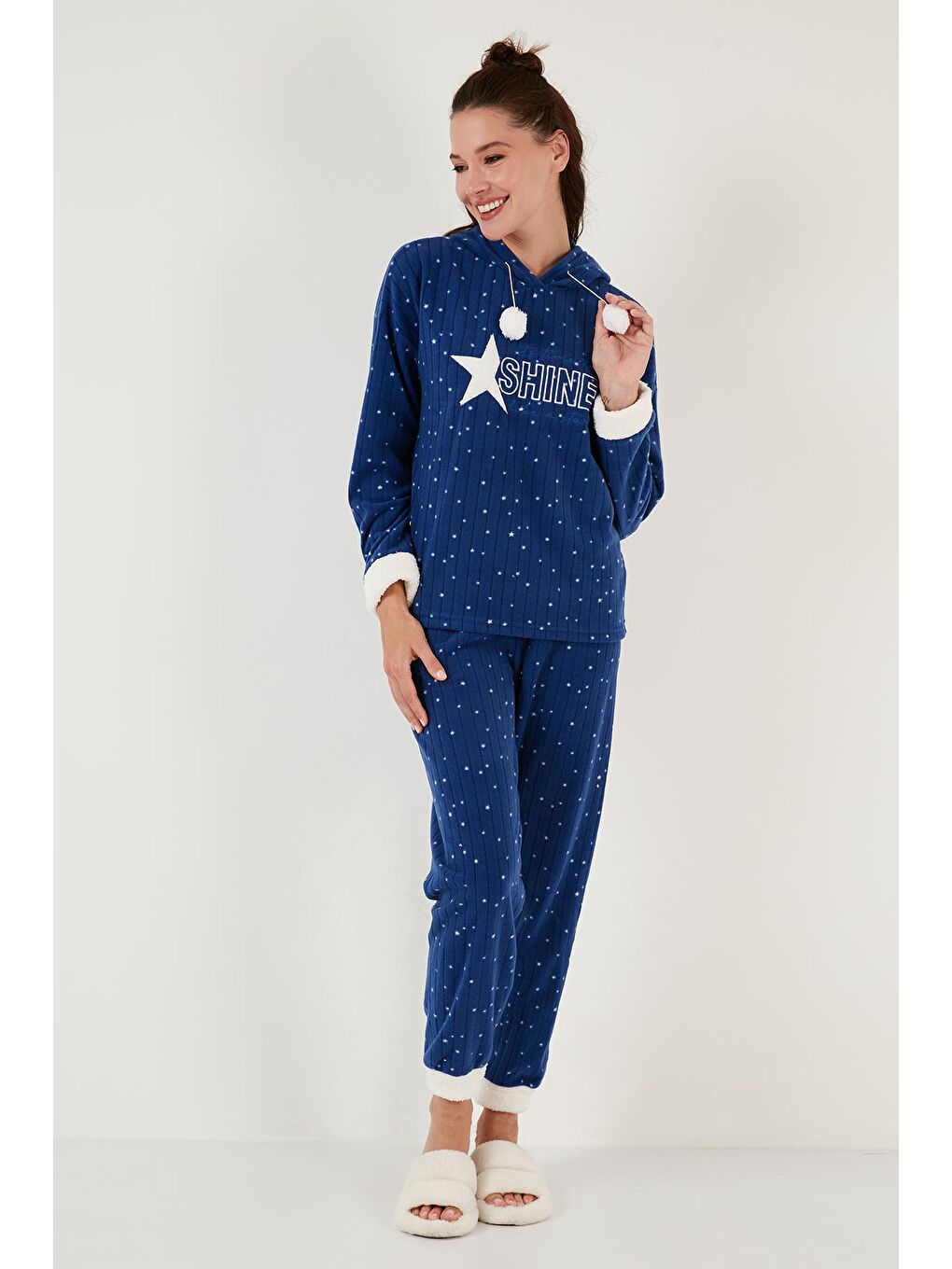 Lacivert Desenli Regular Fit Kapüşonlu Polar Pijama Takımı 6571004-1