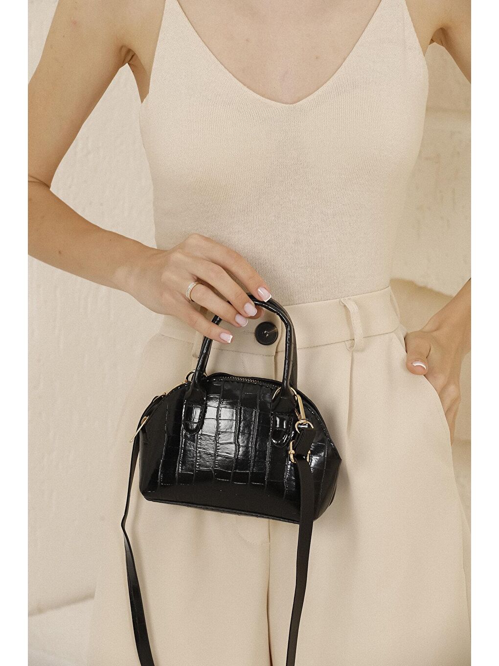 Siyah Mini Kroko Desenli Omuz Çantası-1