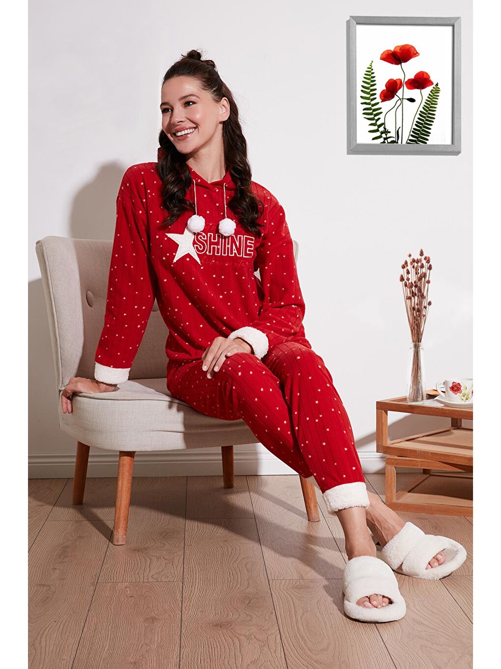 Kırmızı Desenli Regular Fit Kapüşonlu Polar Pijama Takımı 6571004