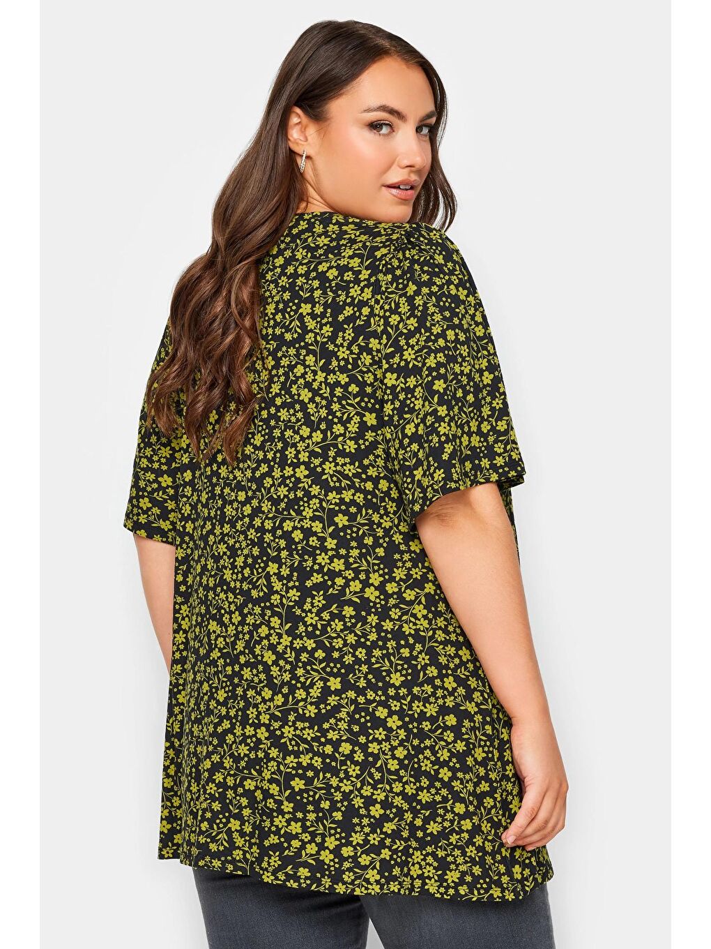 Sarı Büyük Beden V Yaka Desenli Asimetrik Kesim Elastanlı Bluz 321254-4