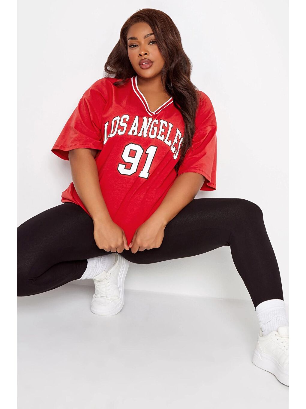 Kırmızı Büyük Beden Önü Baskılı V Yaka Yarım Kollu Uzun Kesim Tişört 302505-1