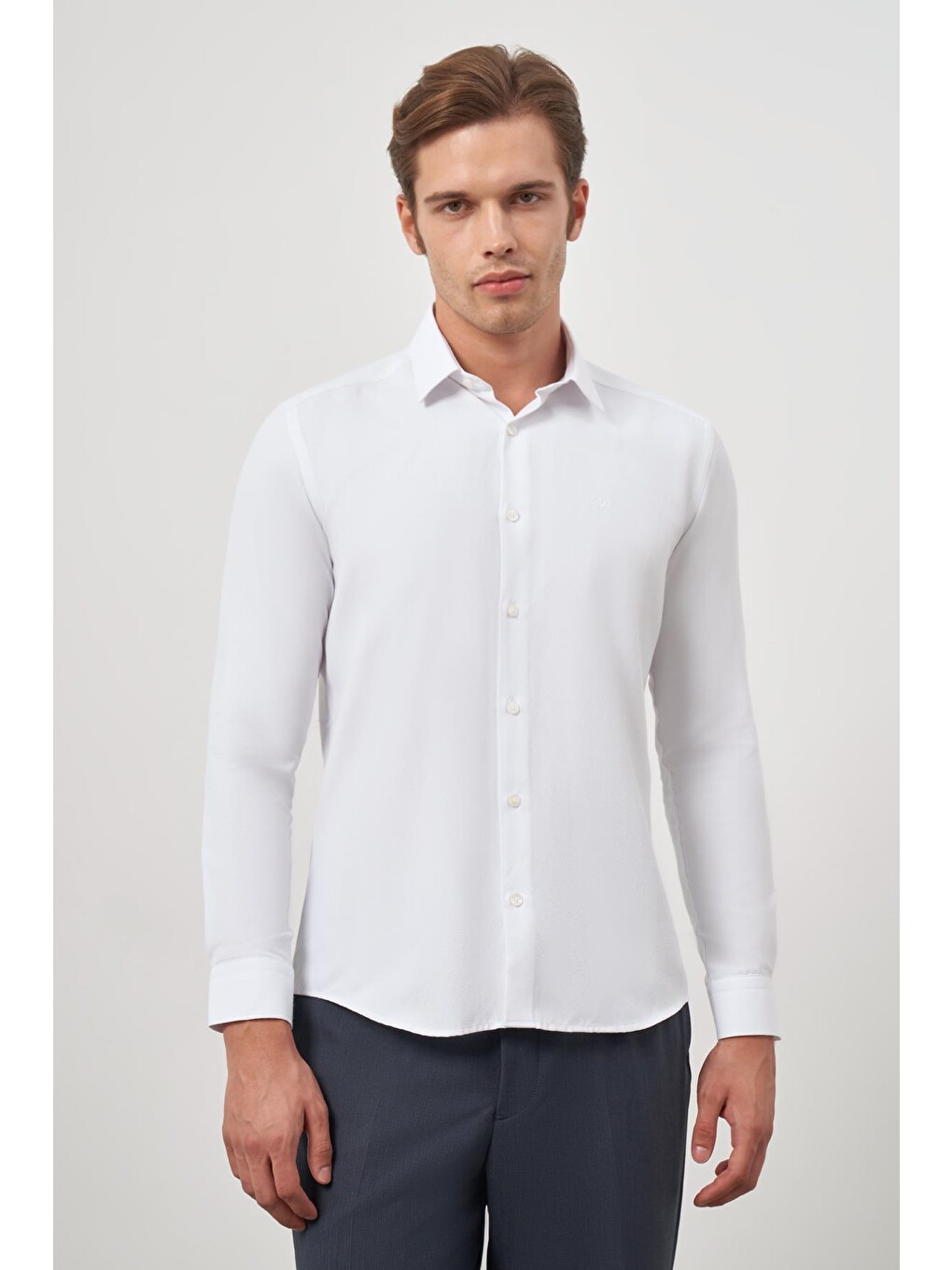 Beyaz Uzun Kol Armürlü 032 Sert Yaka Classic Slim Fit Gömlek 1004245151