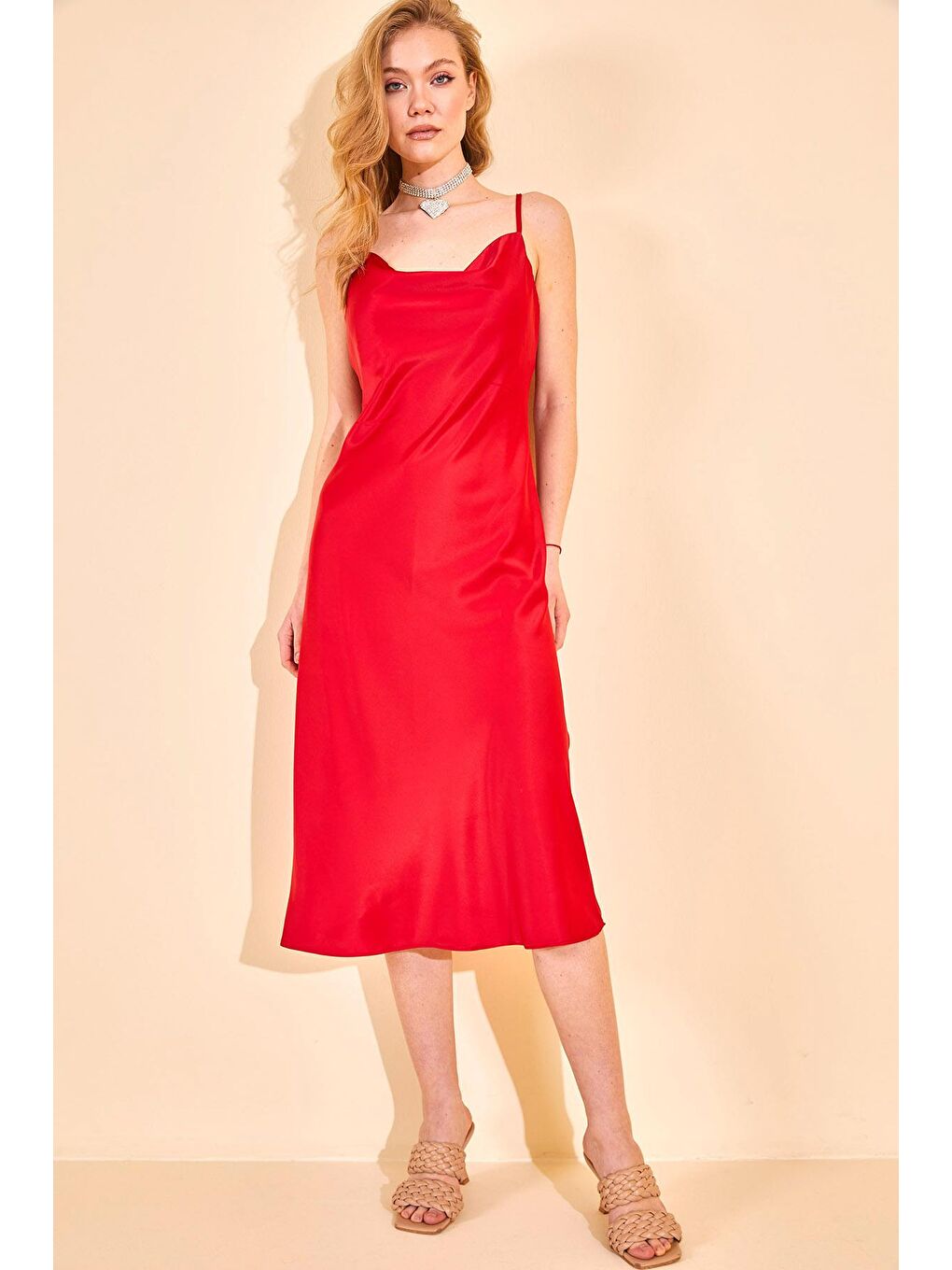 Kırmızı Degaje Yaka Saten Elbise 2YXK6-46154-04-4