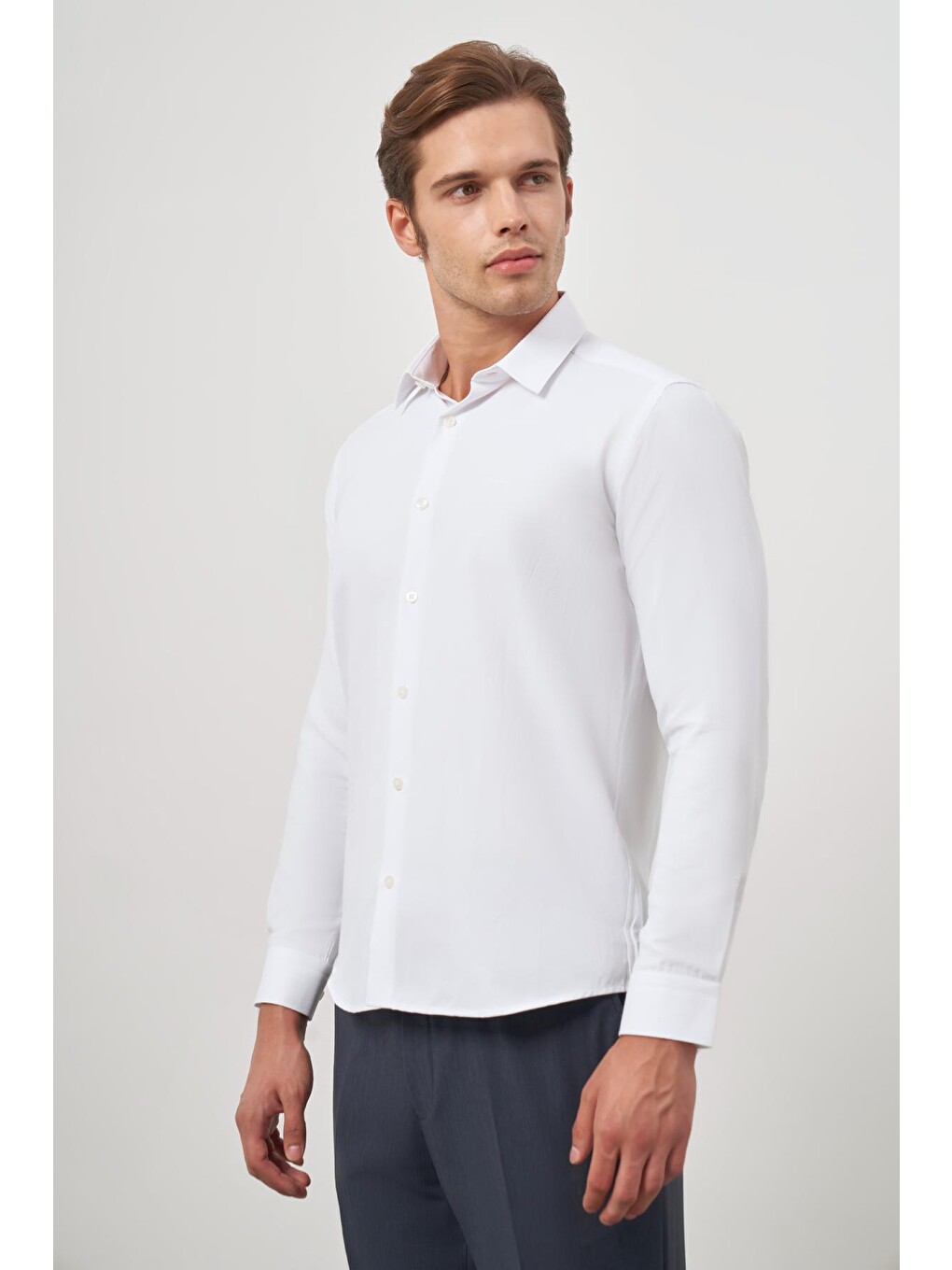 Beyaz Uzun Kol Armürlü 032 Sert Yaka Classic Slim Fit Gömlek 1004245151-2