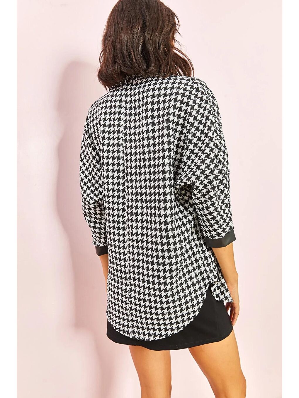 Siyah Kadın Tek Cep Desenli Kazayaği Gömlek 743-2