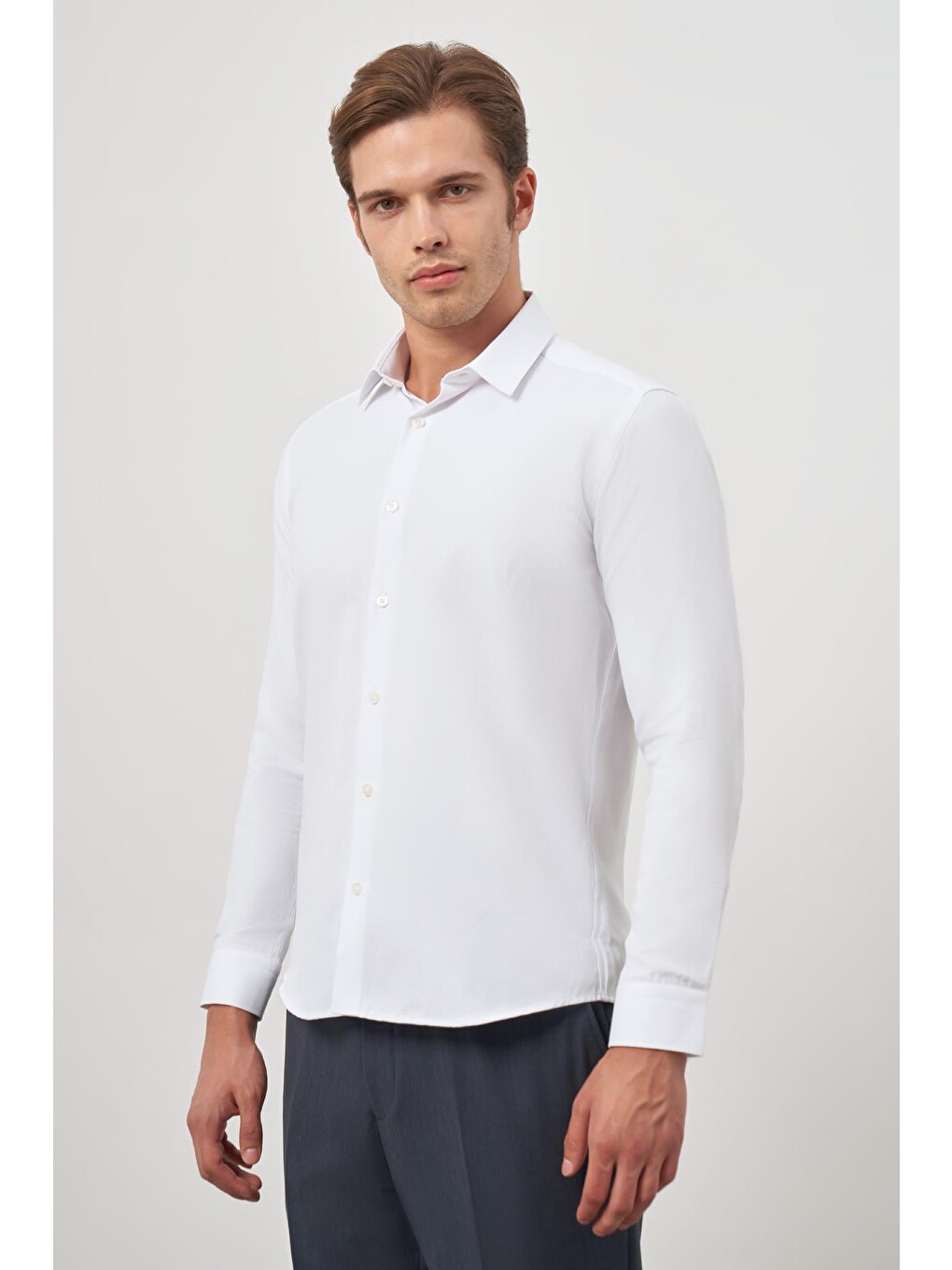 Beyaz Uzun Kol Armürlü 032 Sert Yaka Classic Slim Fit Gömlek 1004245151-3