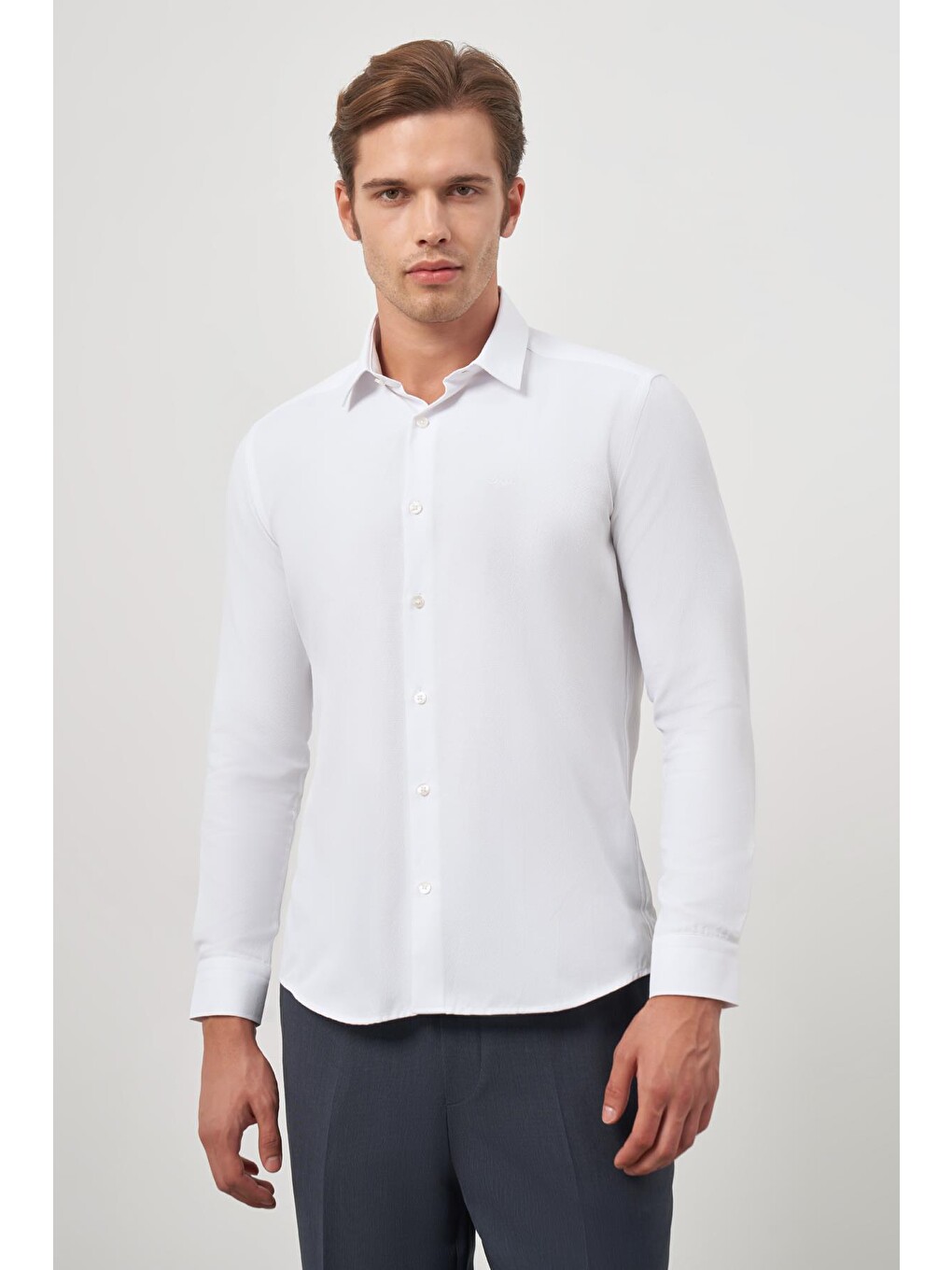 Beyaz Uzun Kol Armürlü 032 Sert Yaka Classic Slim Fit Gömlek 1004245151-4
