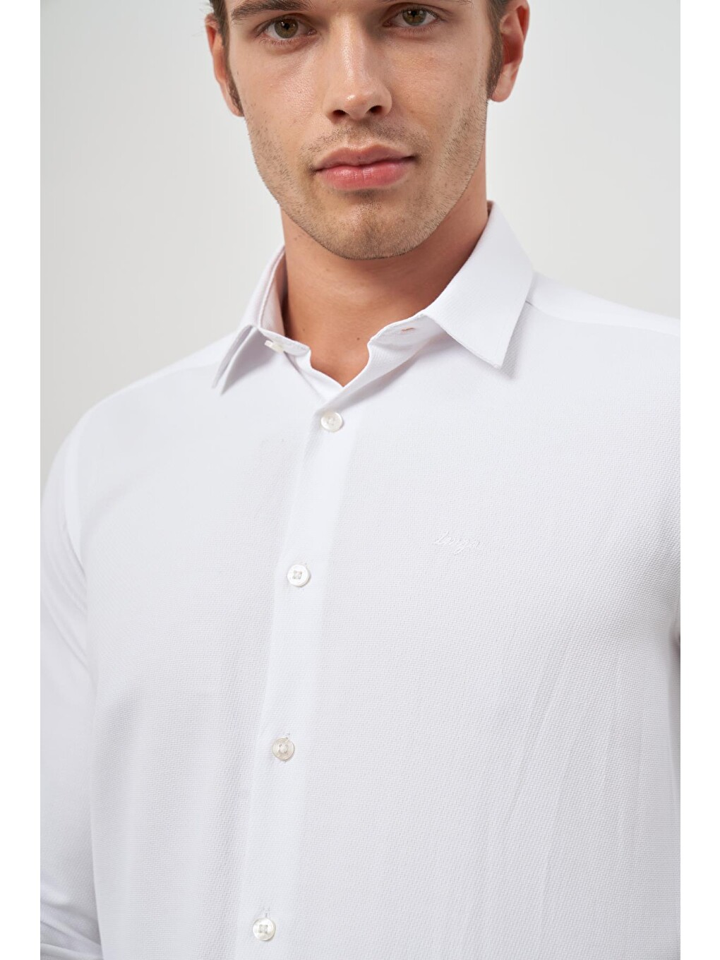 Beyaz Uzun Kol Armürlü 032 Sert Yaka Classic Slim Fit Gömlek 1004245151-5