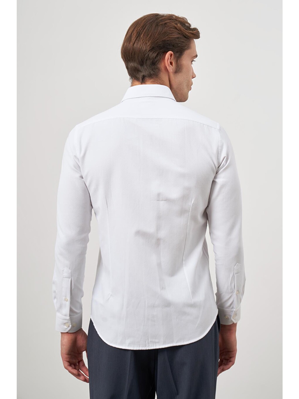 Beyaz Uzun Kol Armürlü 032 Sert Yaka Classic Slim Fit Gömlek 1004245151-6