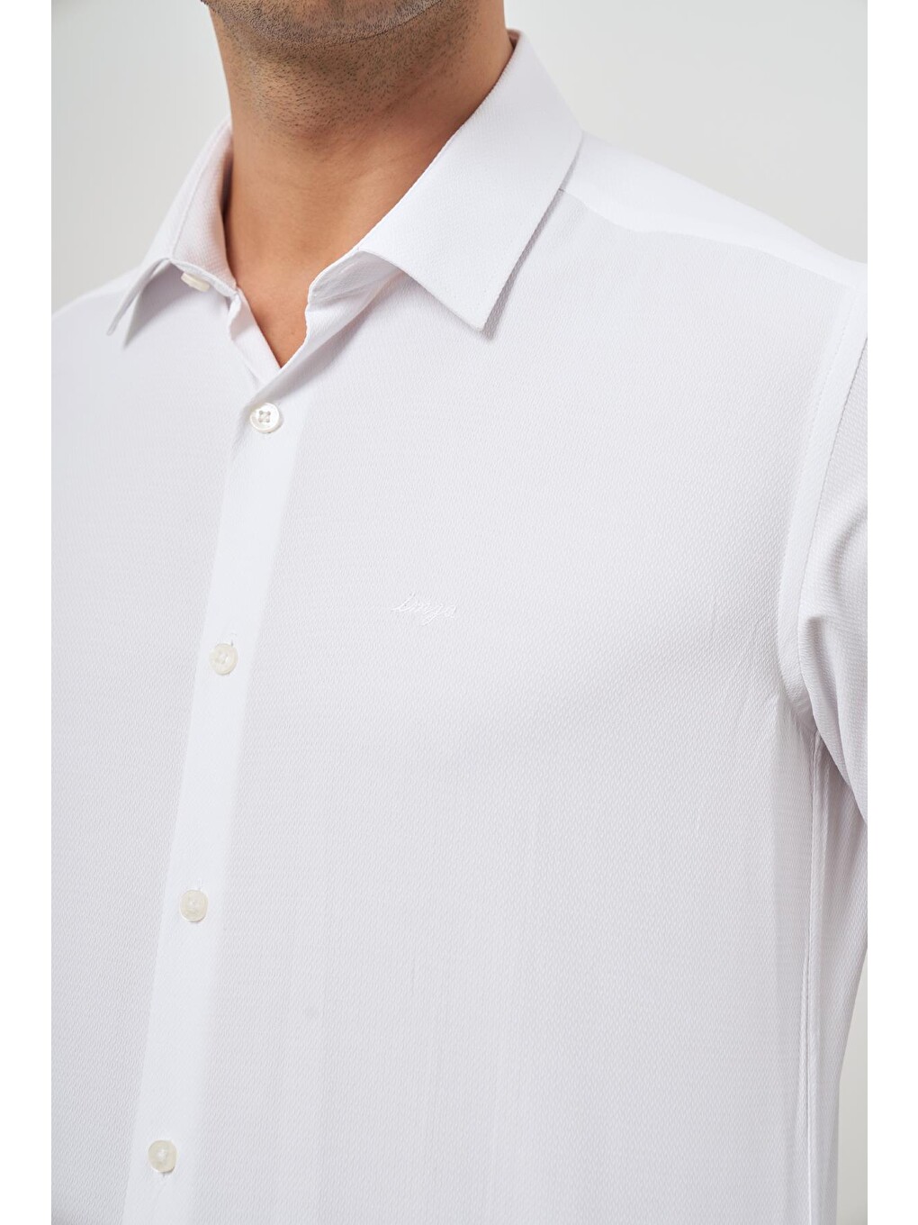 Beyaz Uzun Kol Armürlü 032 Sert Yaka Classic Slim Fit Gömlek 1004245152-5