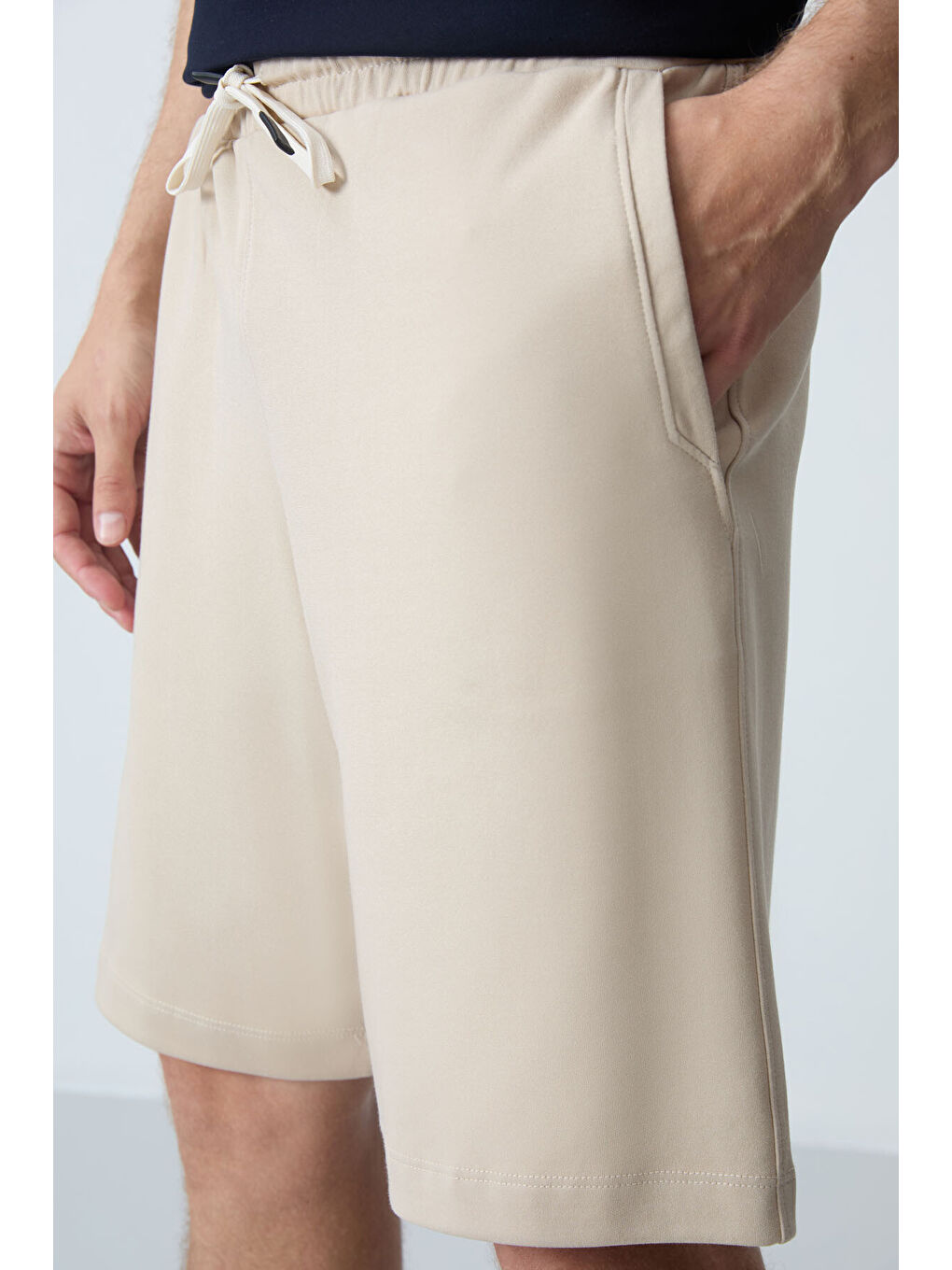 Bej Pamuklu Kalın Yumuşak Dokulu Standart Fit Basic Erkek Şort  - 81275-2
