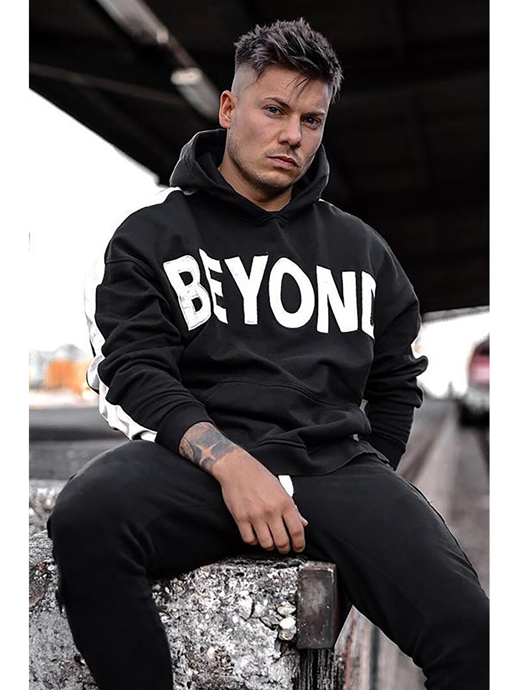 Siyah Kapüşonlu Sweatshirt 5327-2