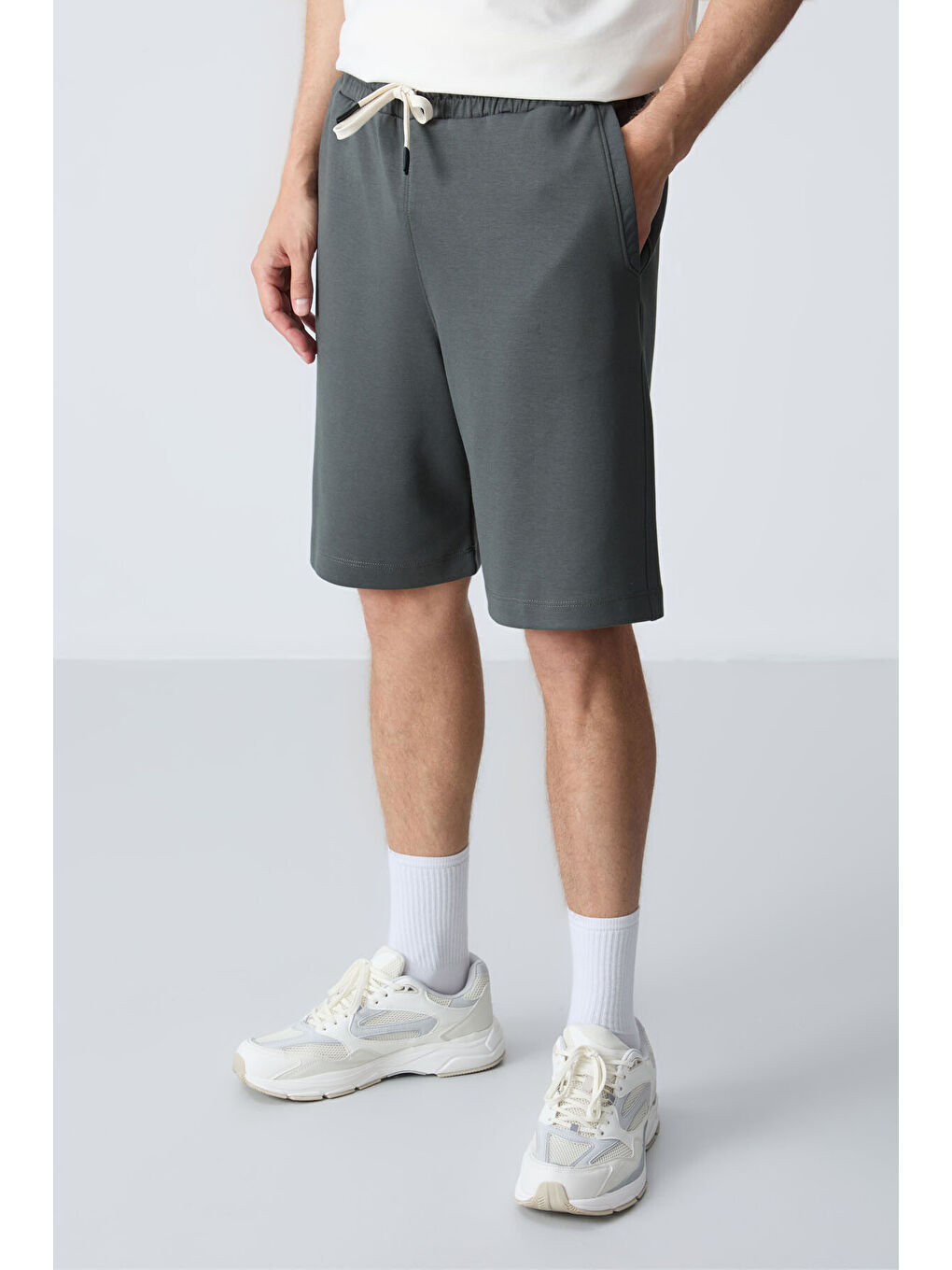 Haki Pamuklu Kalın Yumuşak Dokulu Standart Fit Basic Erkek Şort  - 81275-2