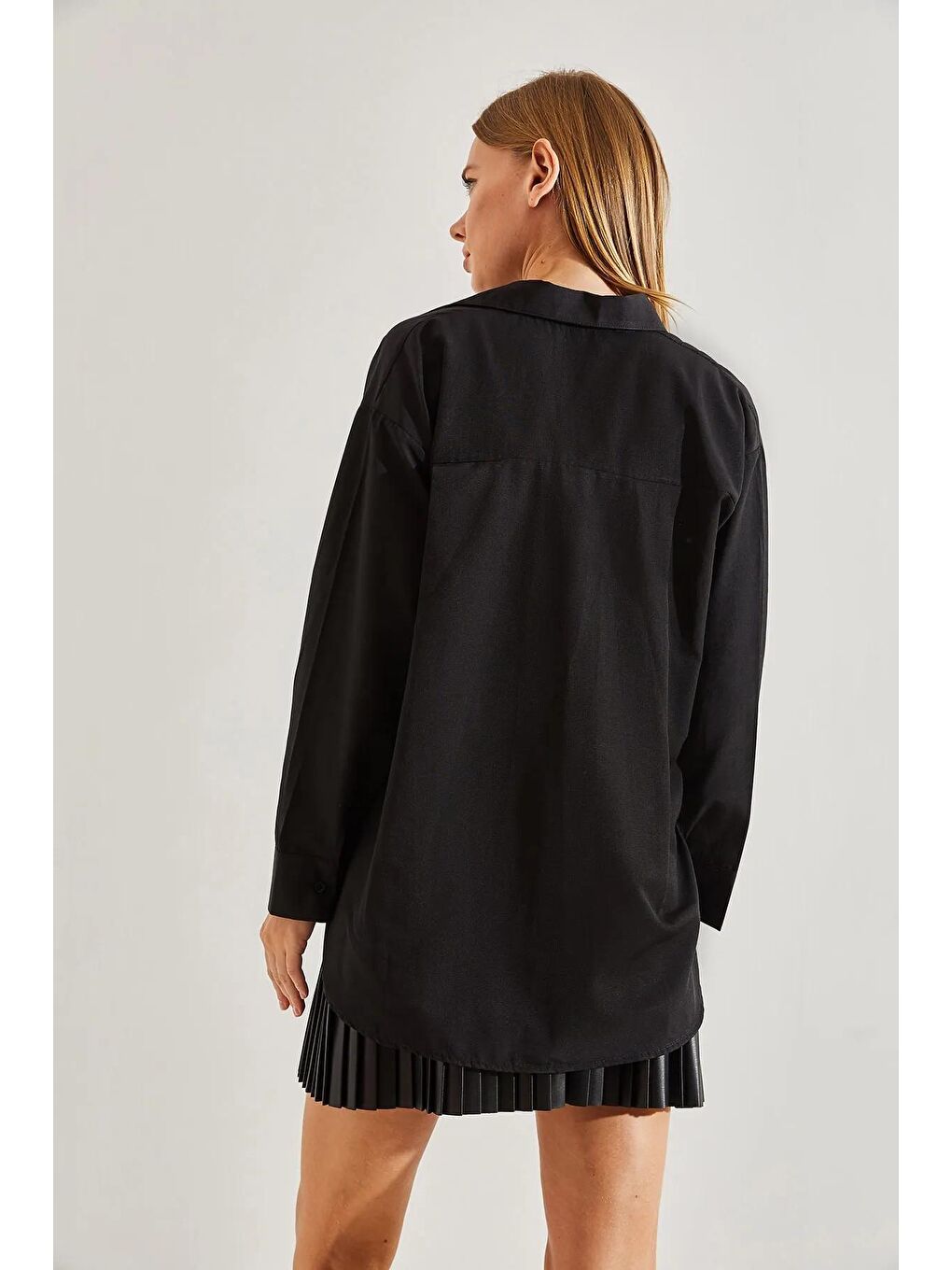 Siyah Kadın Tek Cepli Taş İşlemeli Gömlek-2