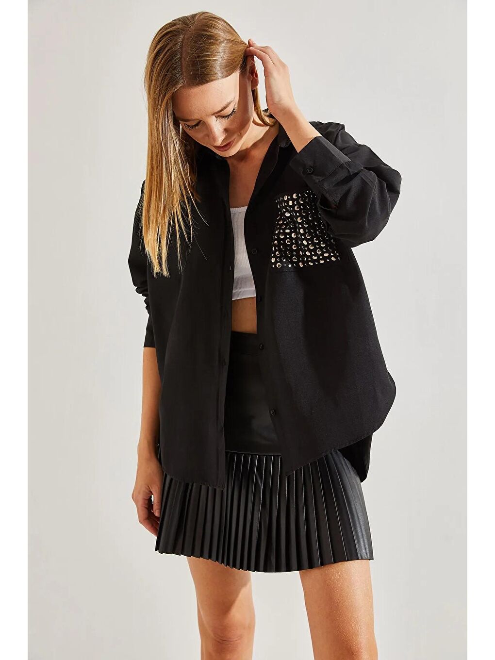 Siyah Kadın Tek Cepli Taş İşlemeli Gömlek-3