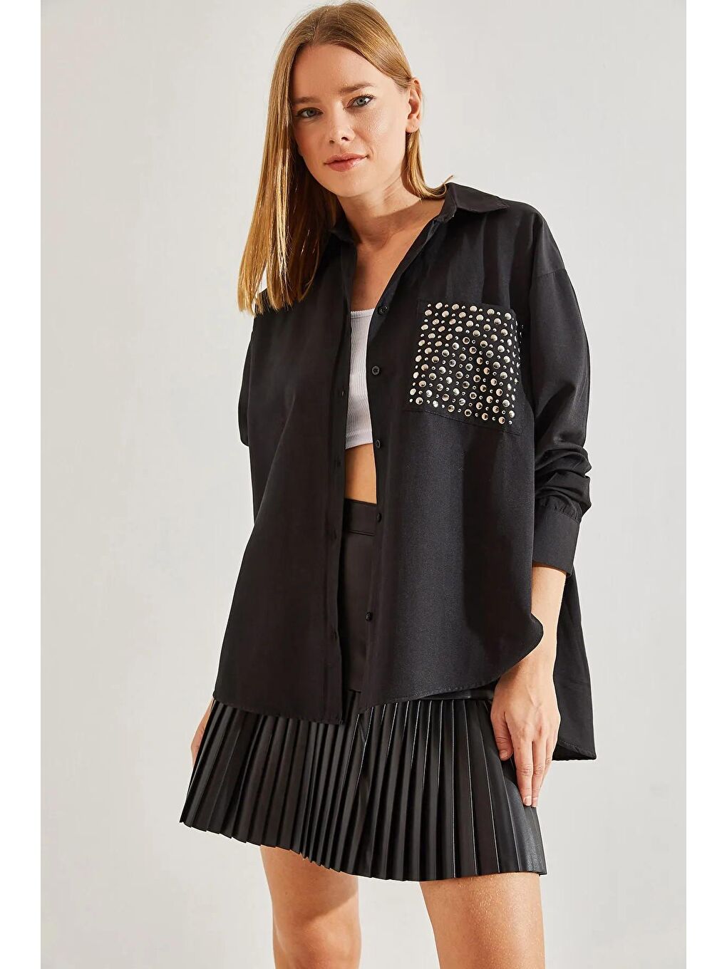 Siyah Kadın Tek Cepli Taş İşlemeli Gömlek-4